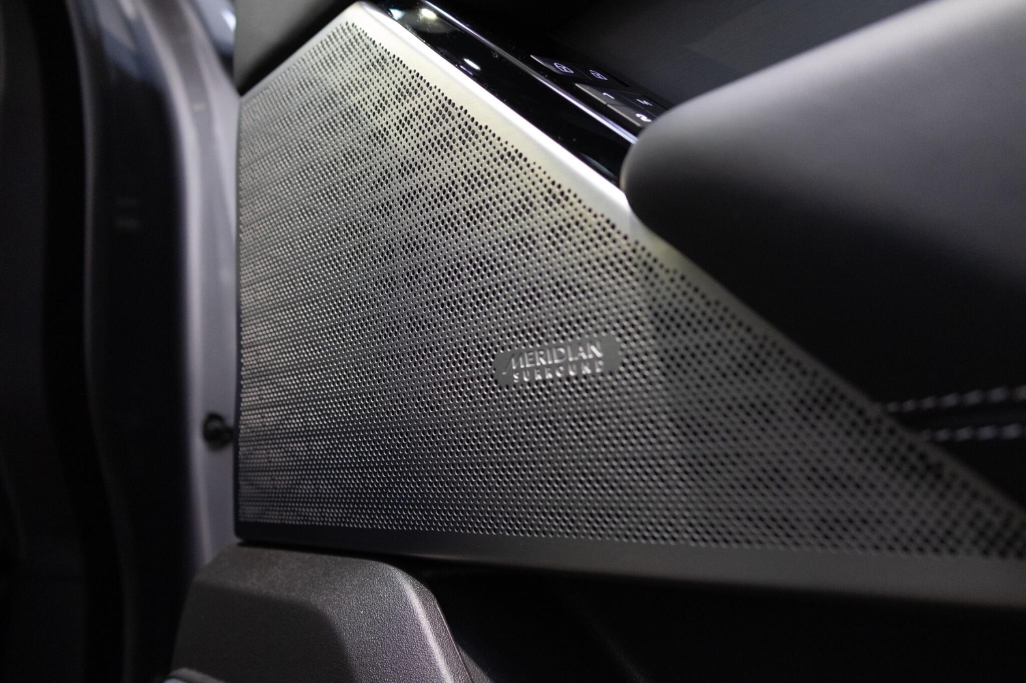 Land Rover Range Rover Velar - Image 20