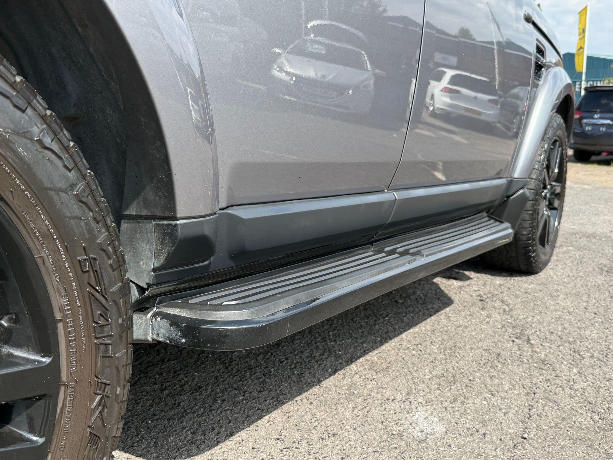 Land Rover DISCOVERY 4 - Image 18