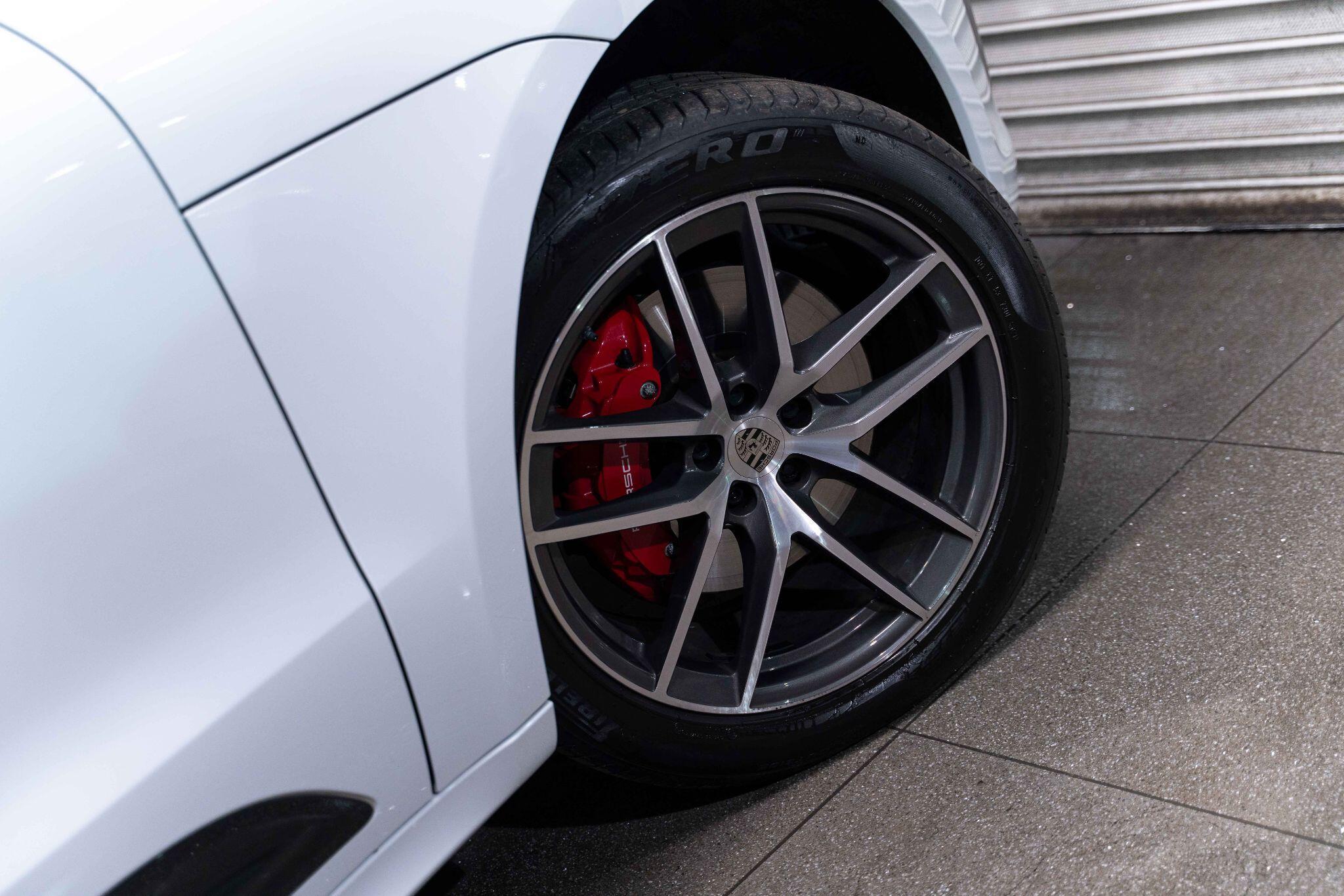 Porsche Macan - Image 2