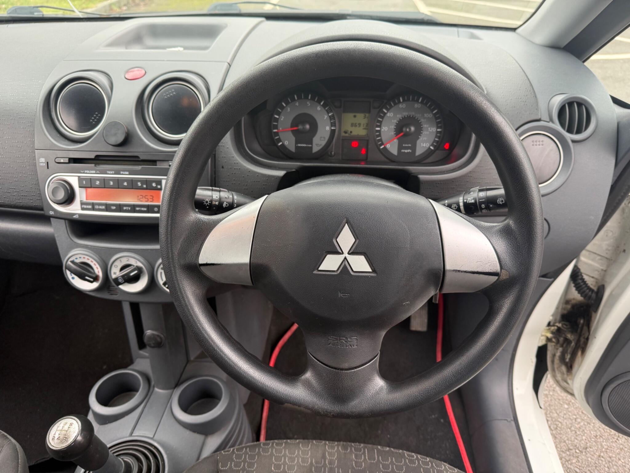 Mitsubishi Colt - Image 14