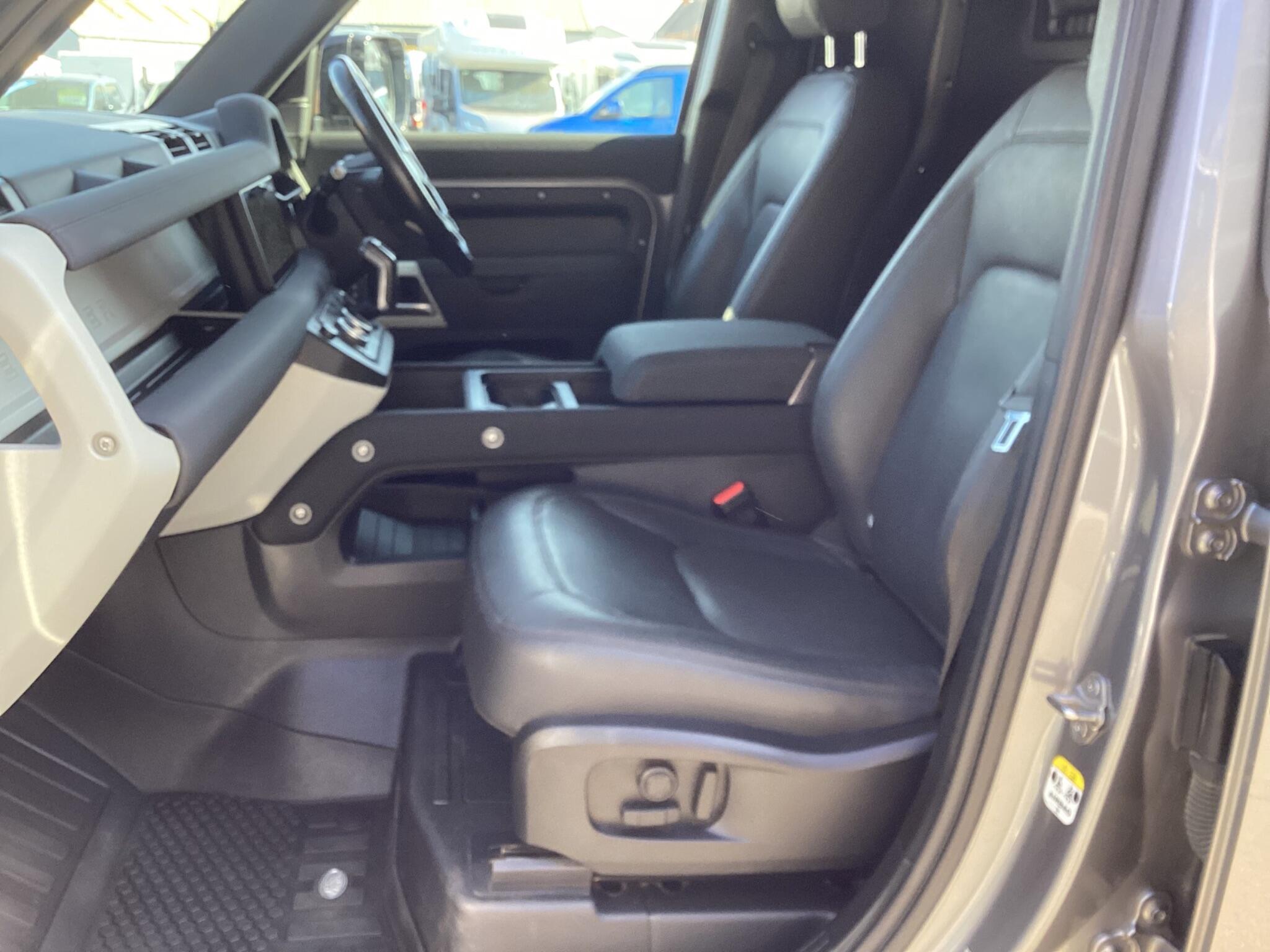 Land Rover Defender 110 - Image 17