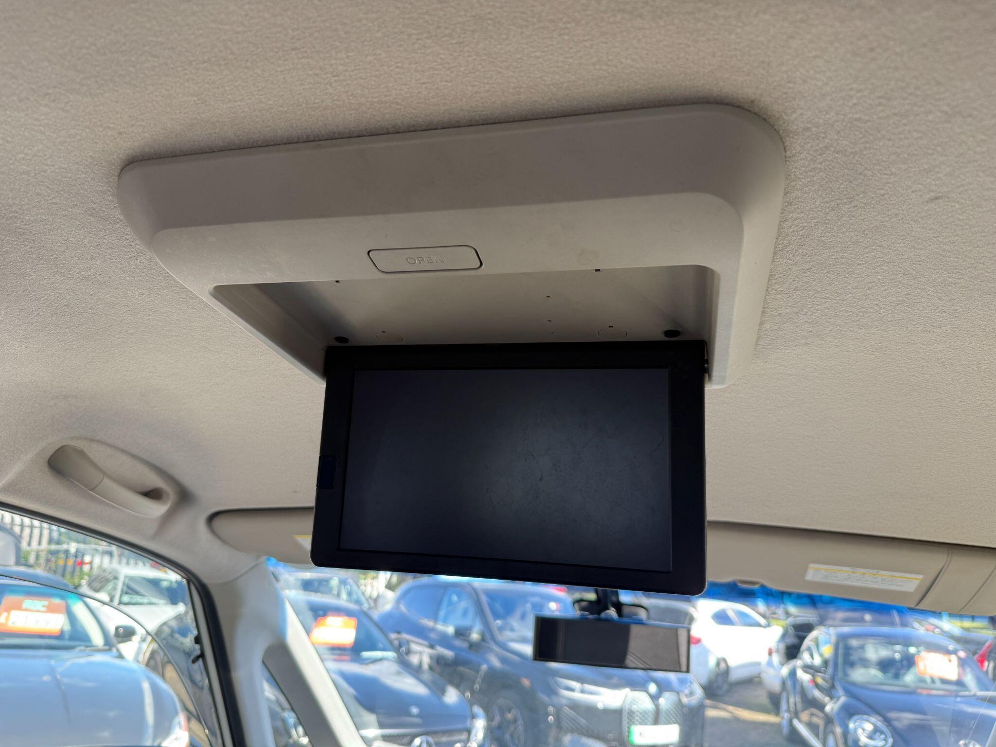 Nissan Serena - Image 54