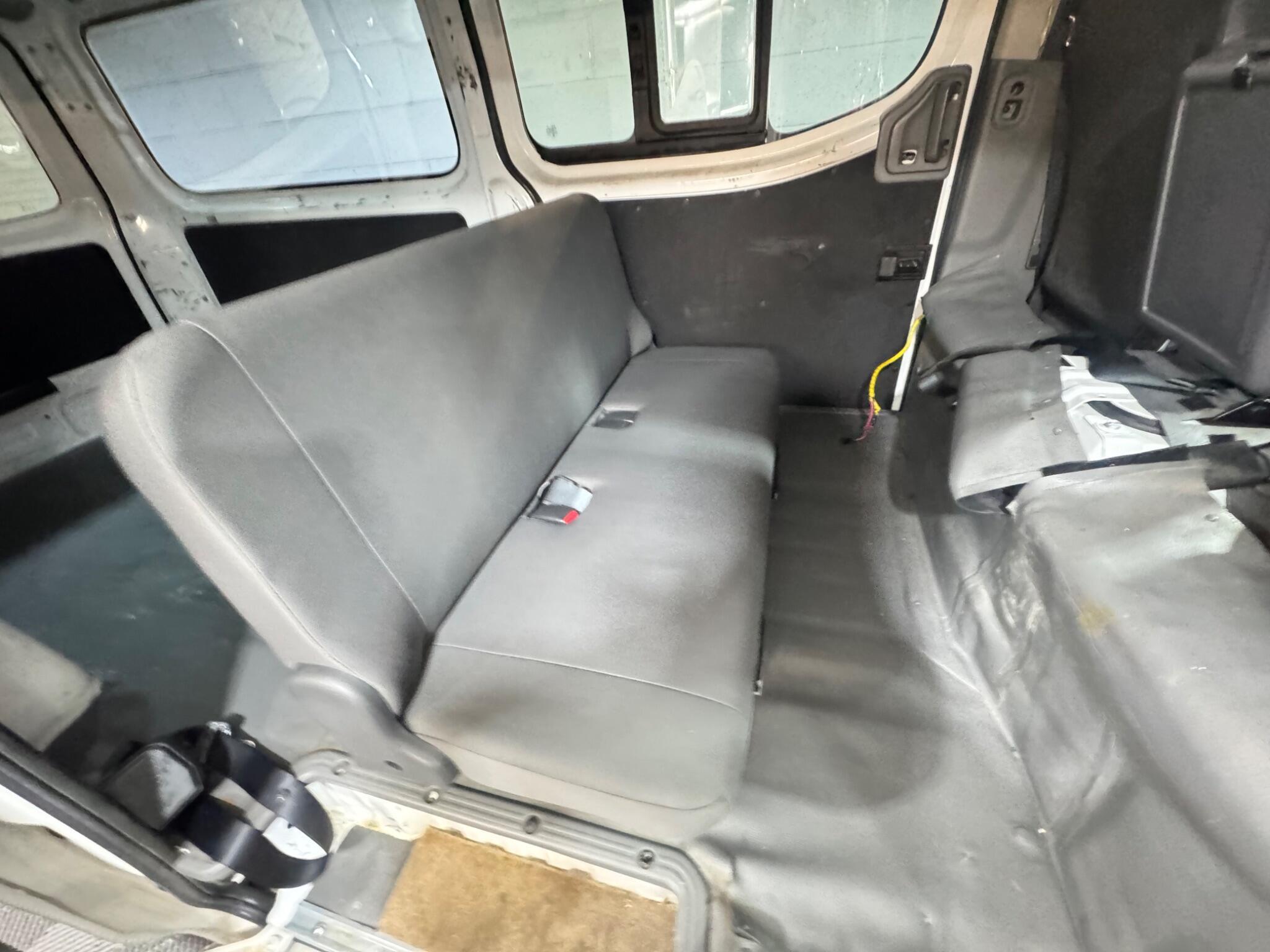 Nissan NV300 - Image 11