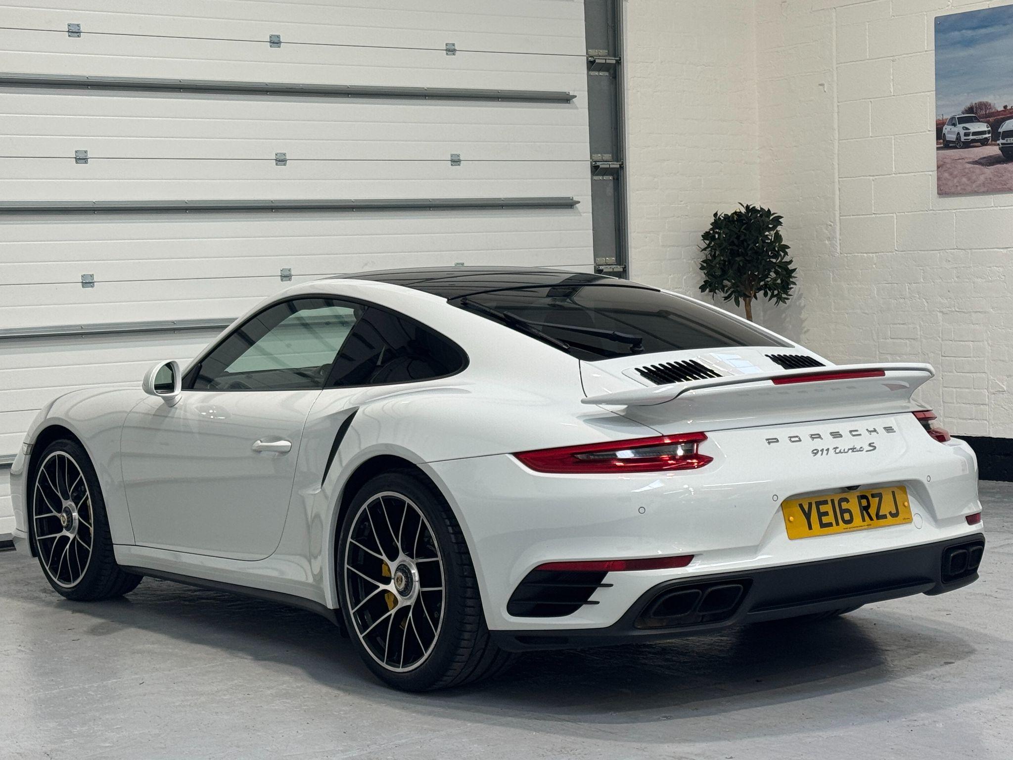 Porsche 911 - Image 15