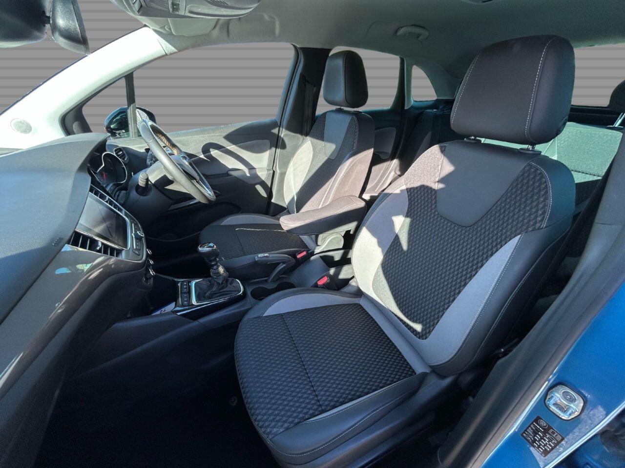 Vauxhall Crossland X - Image 12