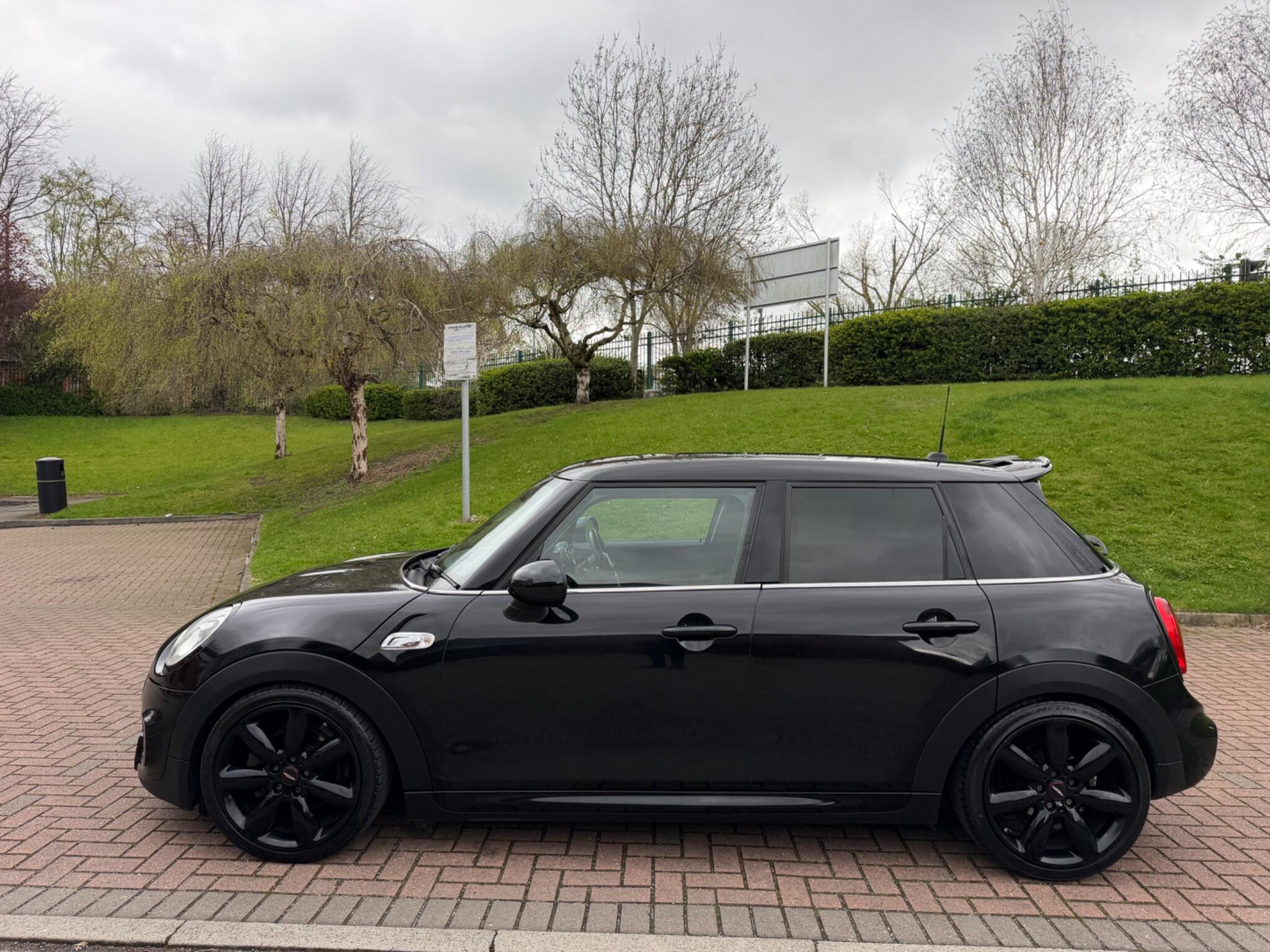 MINI Hatch - Image 12