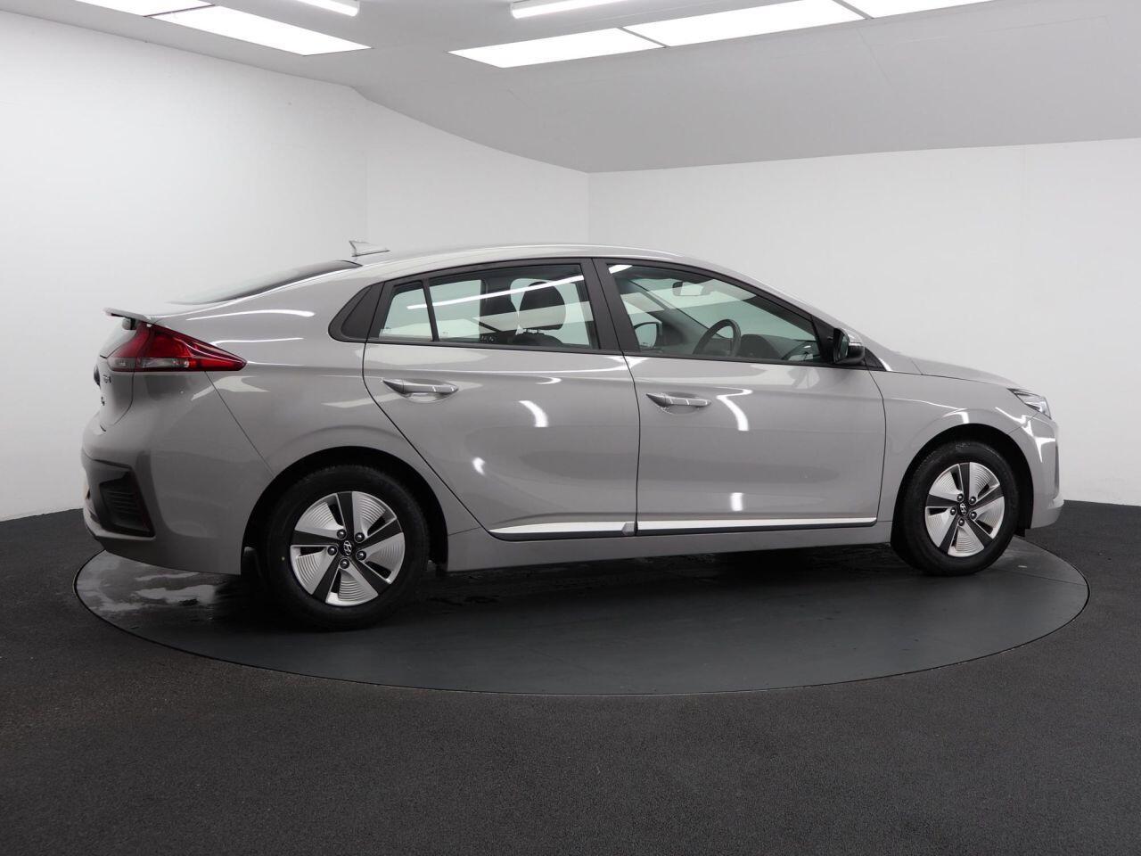 Hyundai Ioniq - Image 14