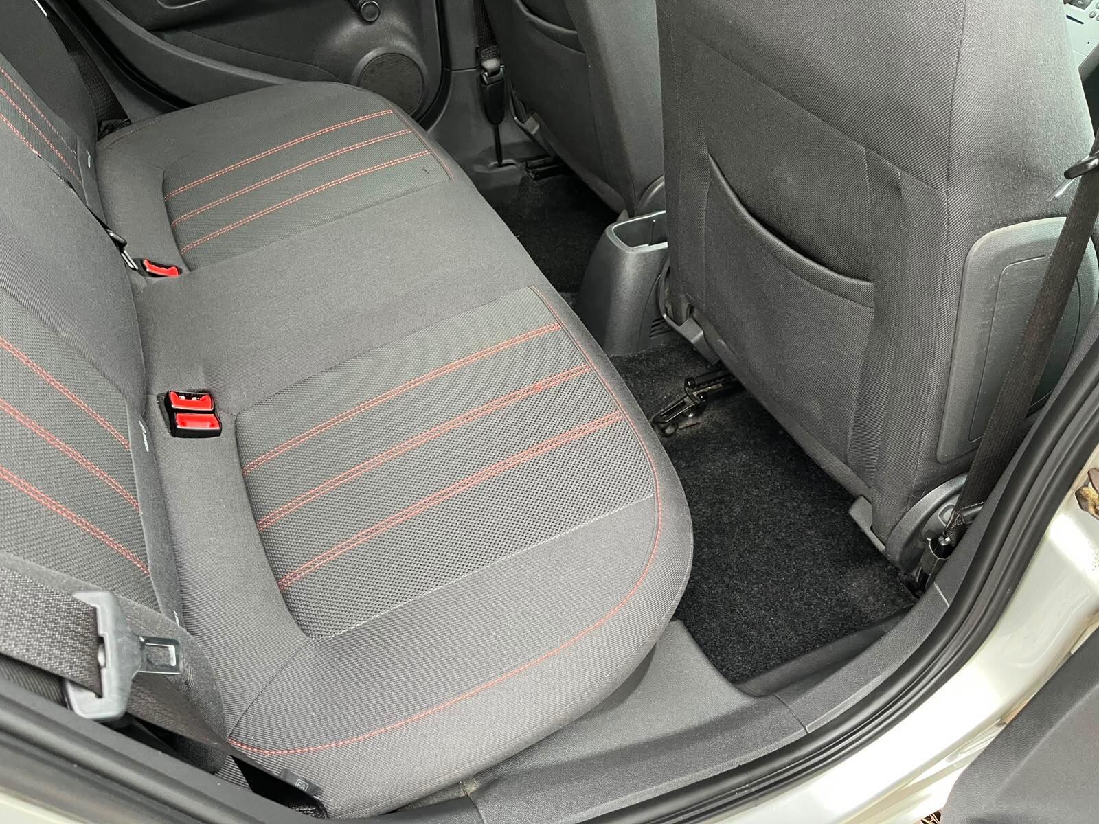Vauxhall Corsa - Image 14