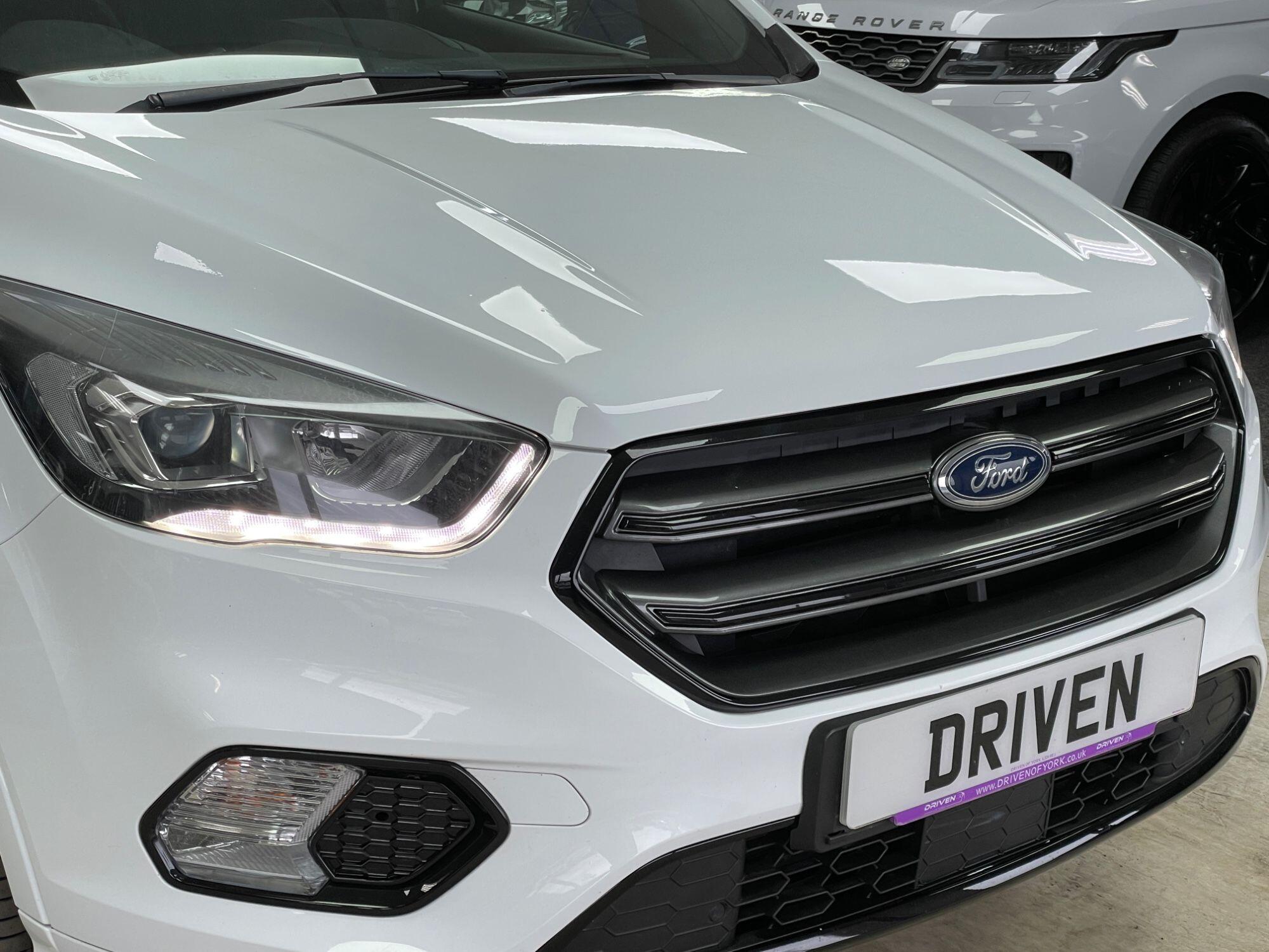 Ford Kuga - Image 4