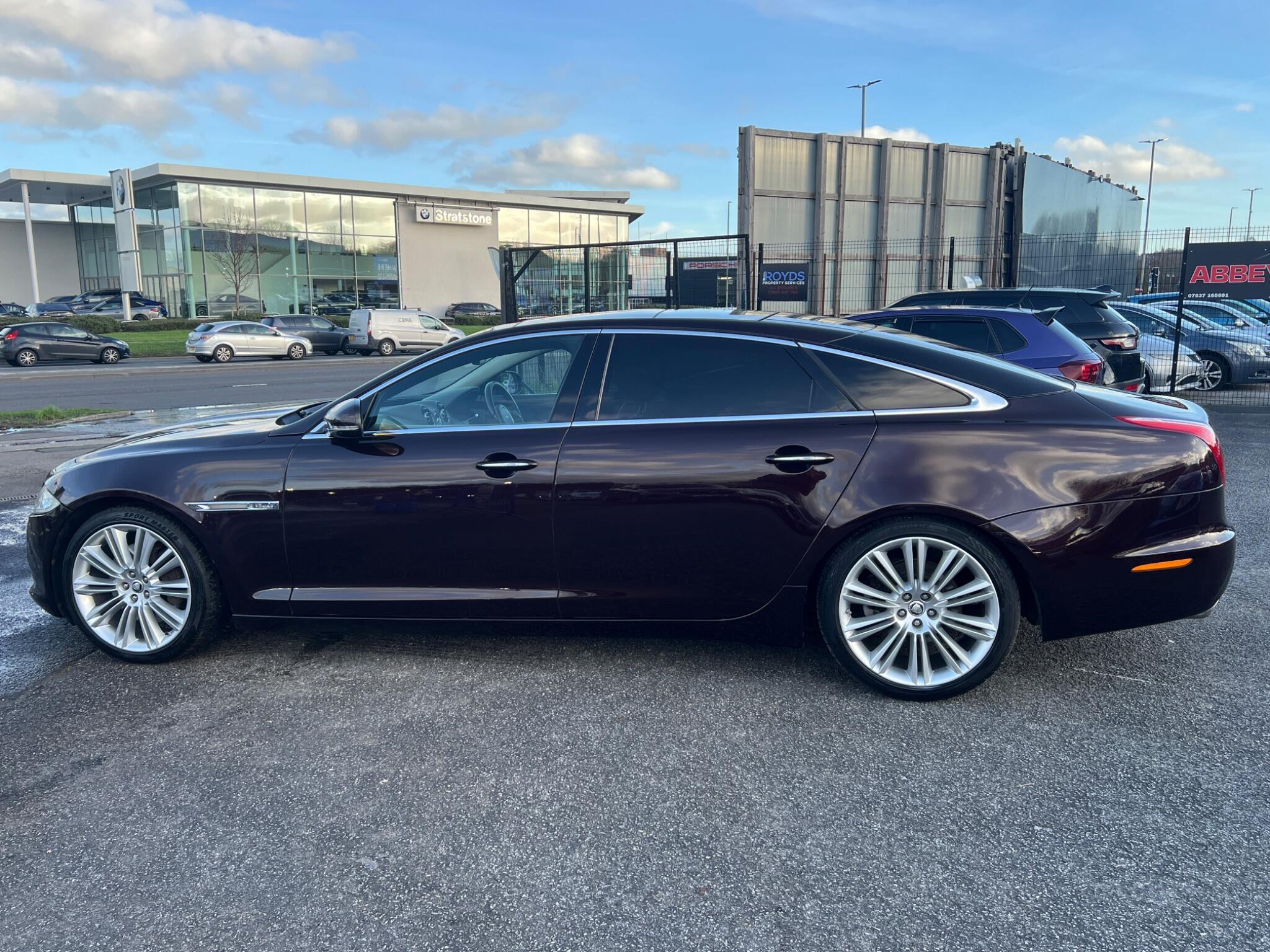 Jaguar XJ - Image 6