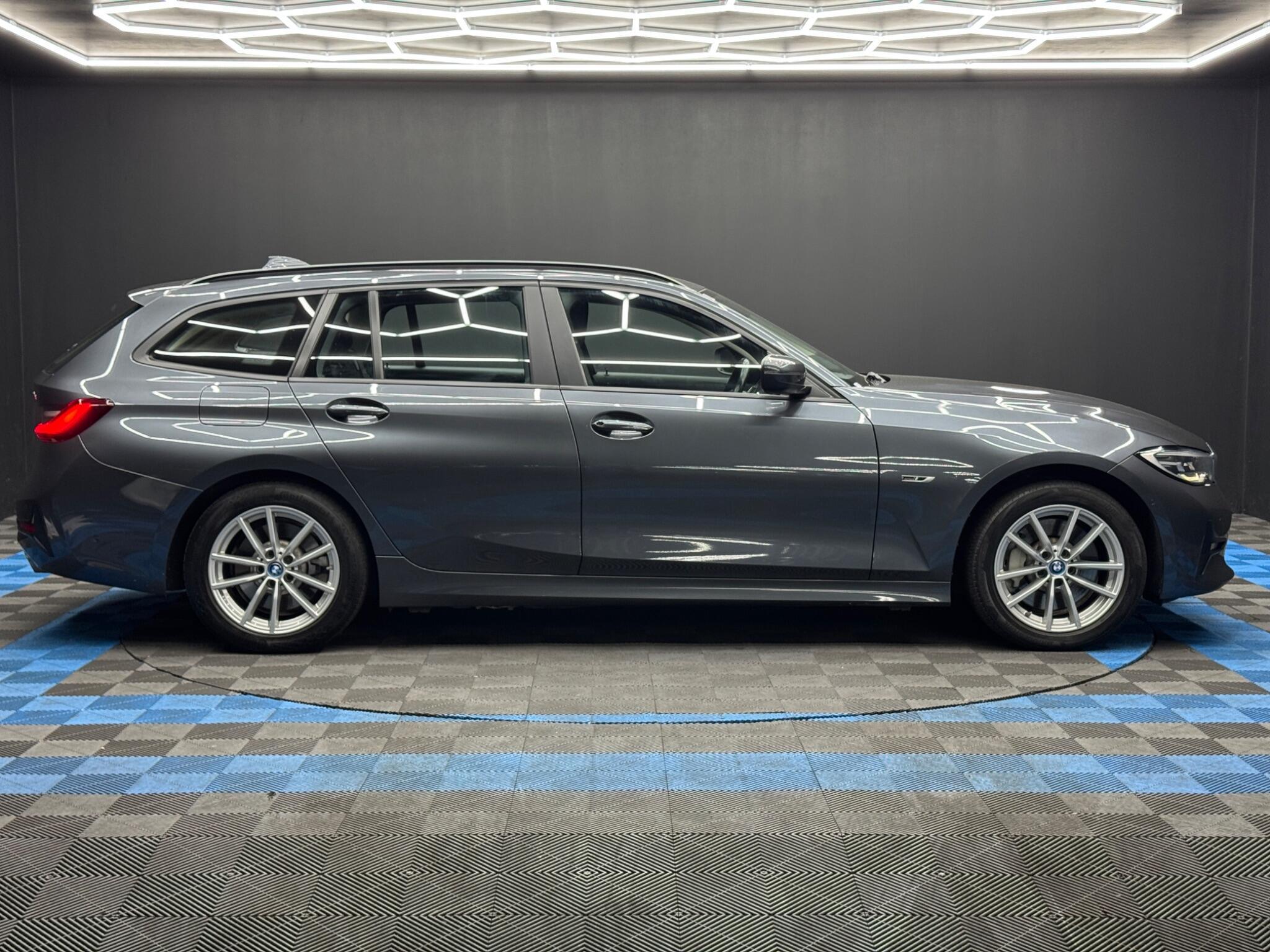 BMW 3 Series - Image 4