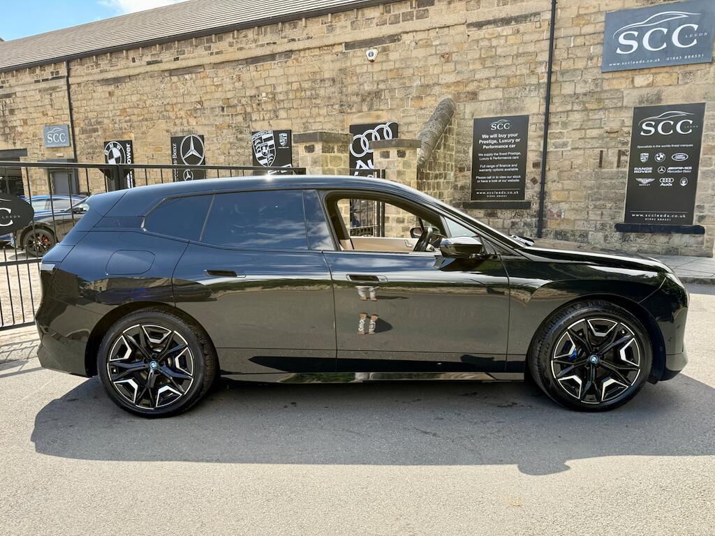BMW IX - Image 11