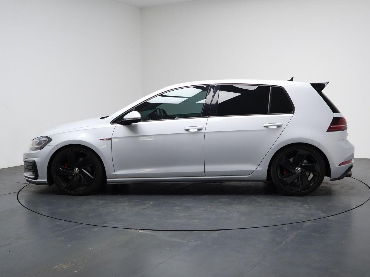 Volkswagen Golf - Image 8