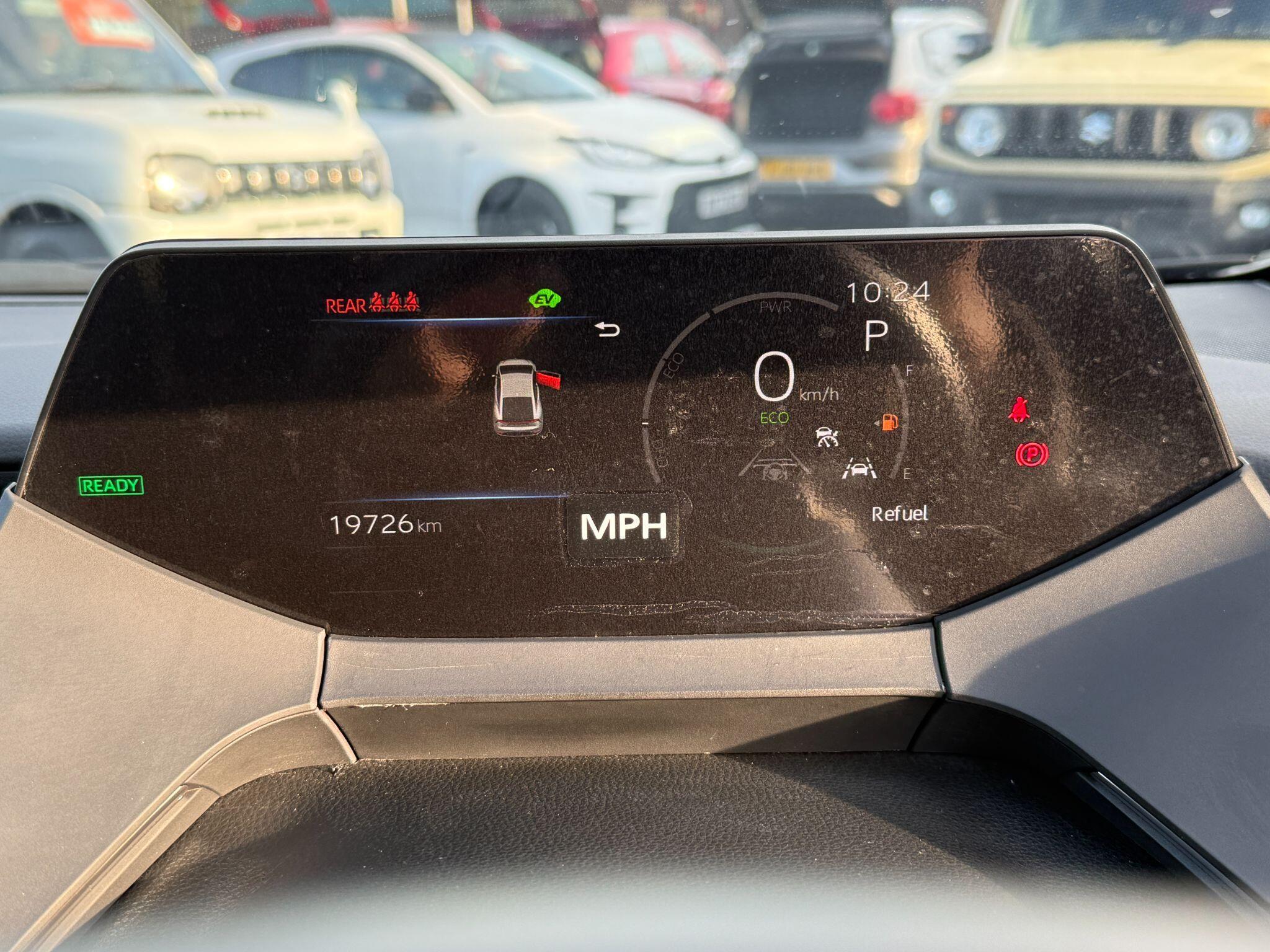 Toyota Prius - Image 40