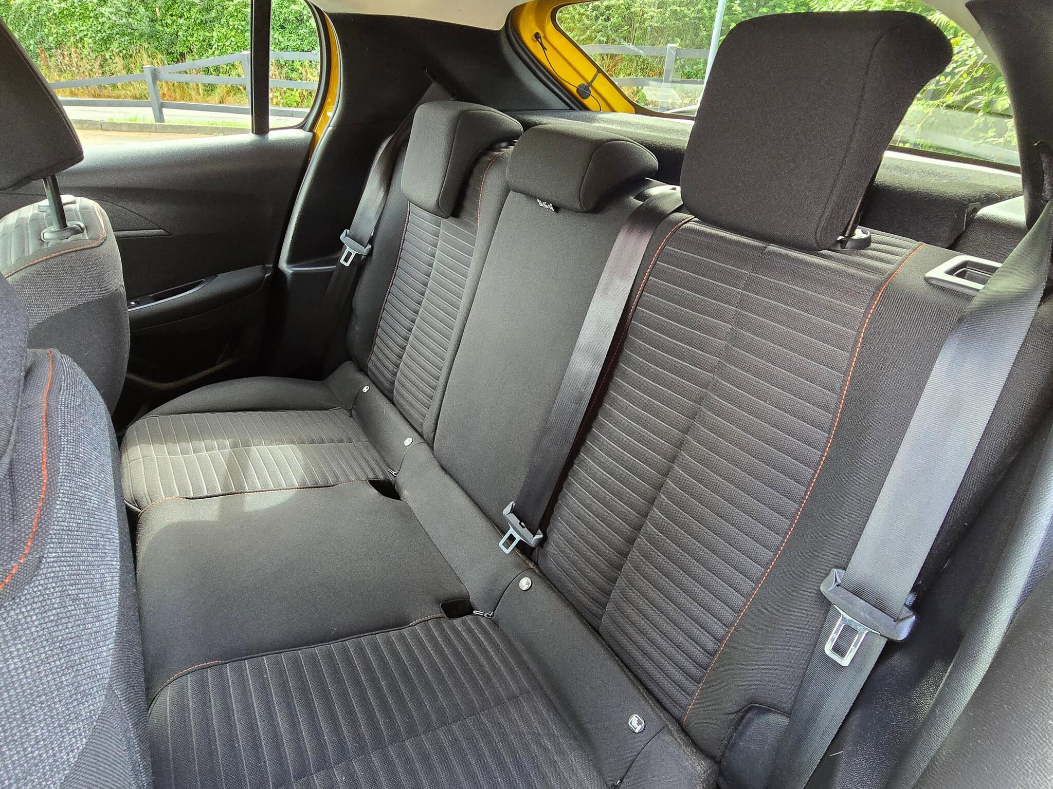 Peugeot 208 - Image 5