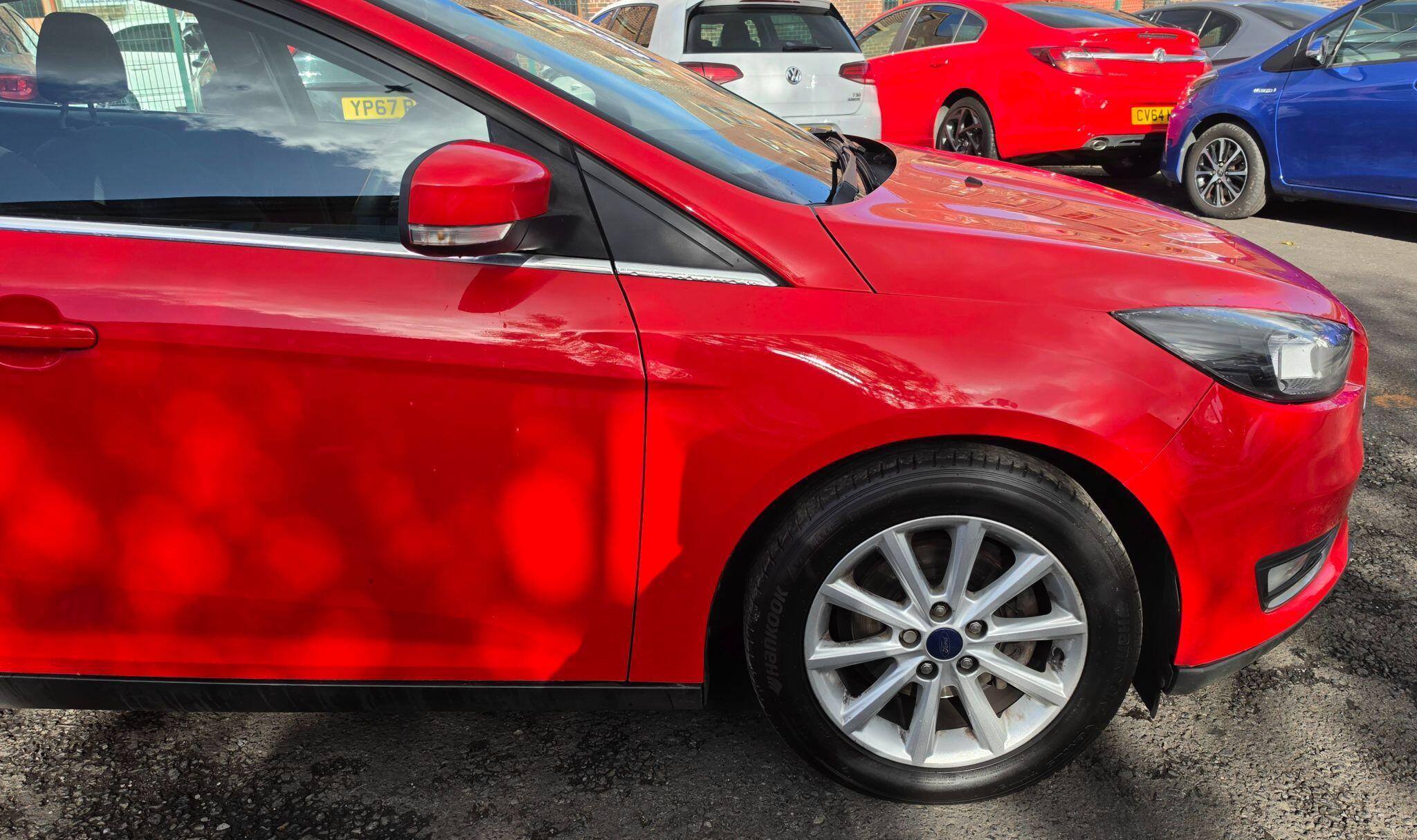Ford Focus - Image 9