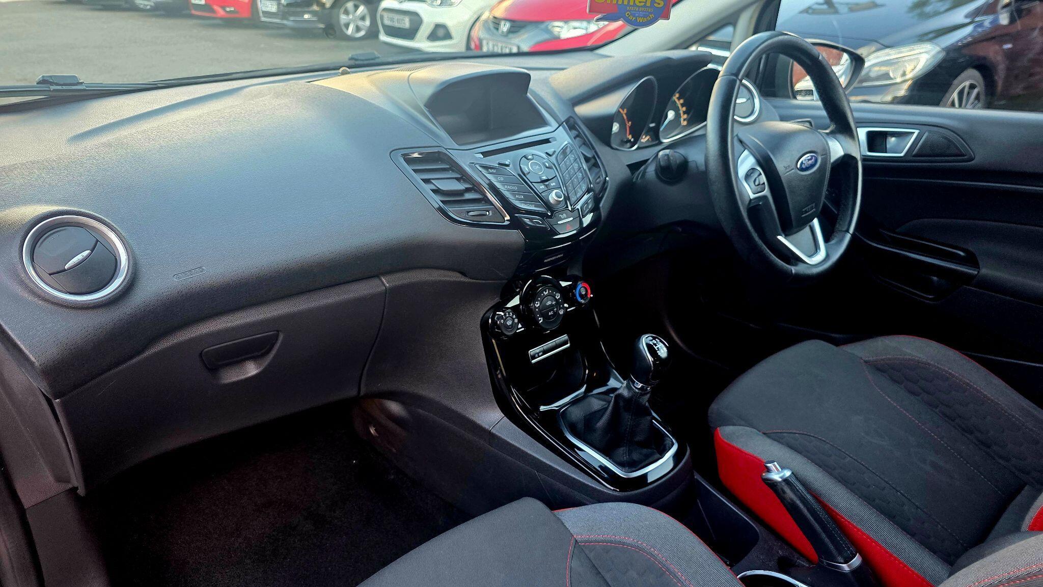 Ford Fiesta - Image 12