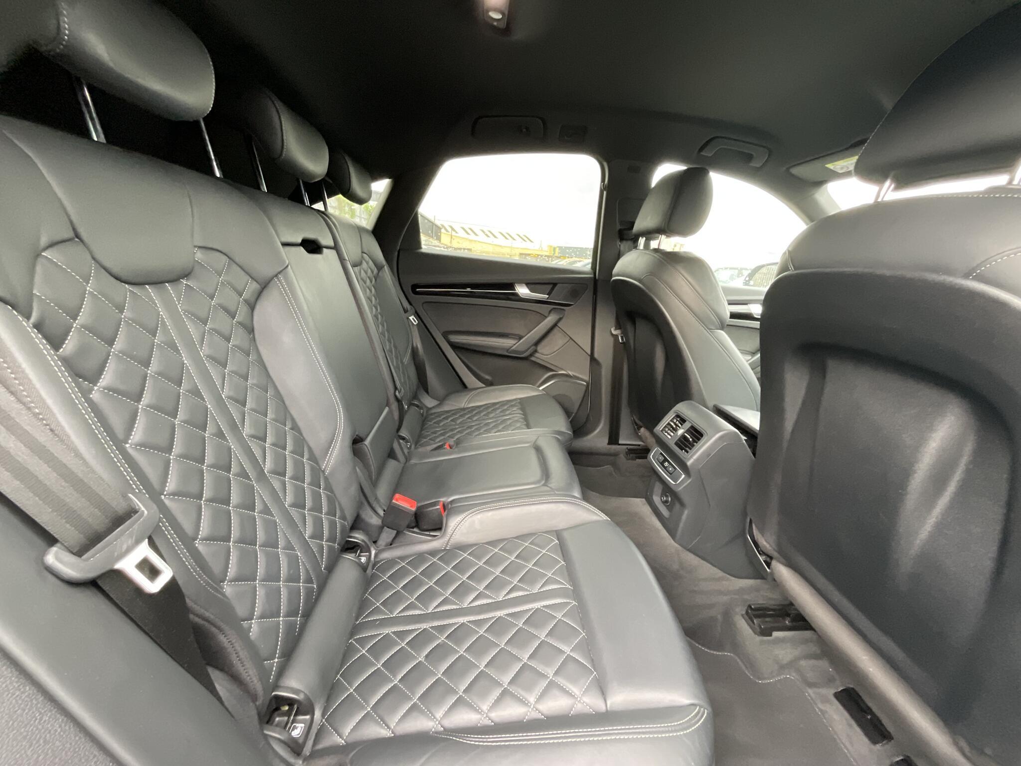 Audi Q5 - Image 12