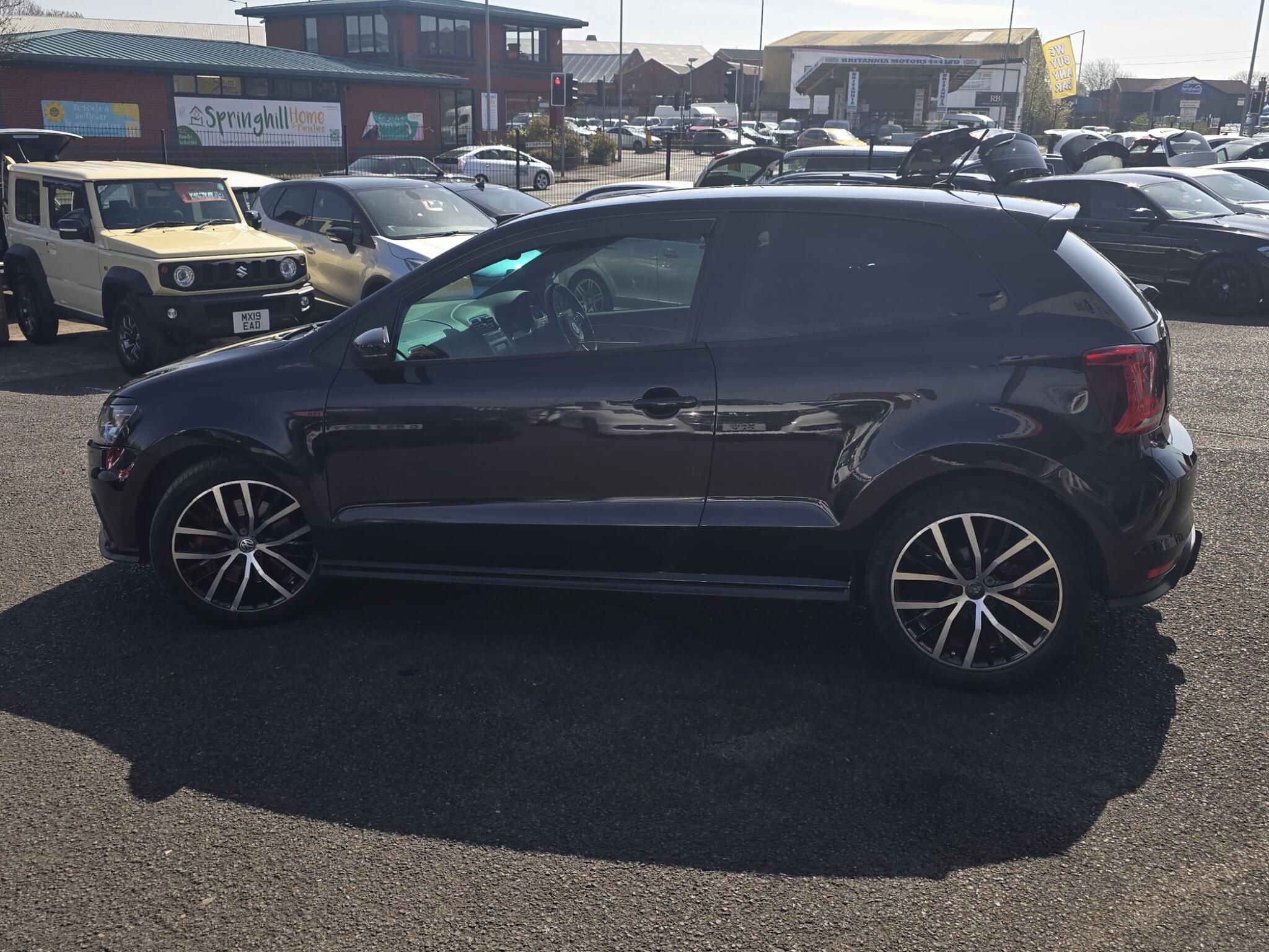 Volkswagen Polo - Image 4