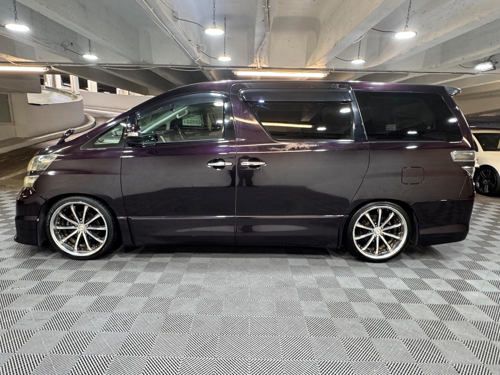 Toyota Vellfire - Image 2