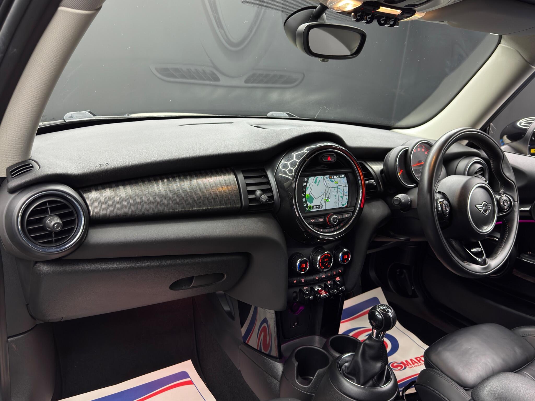 MINI Hatch - Image 11