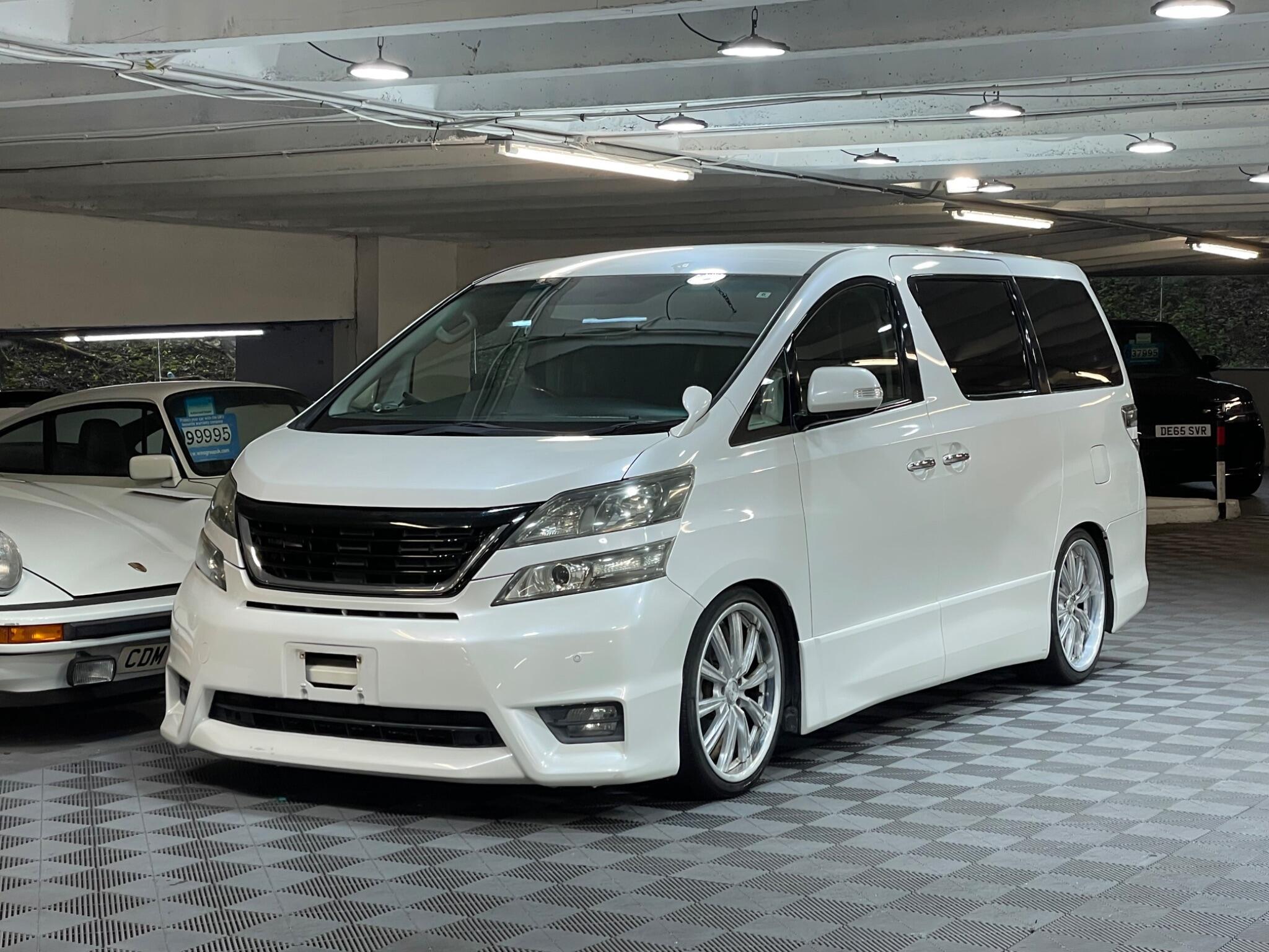 Toyota Vellfire - Image 7