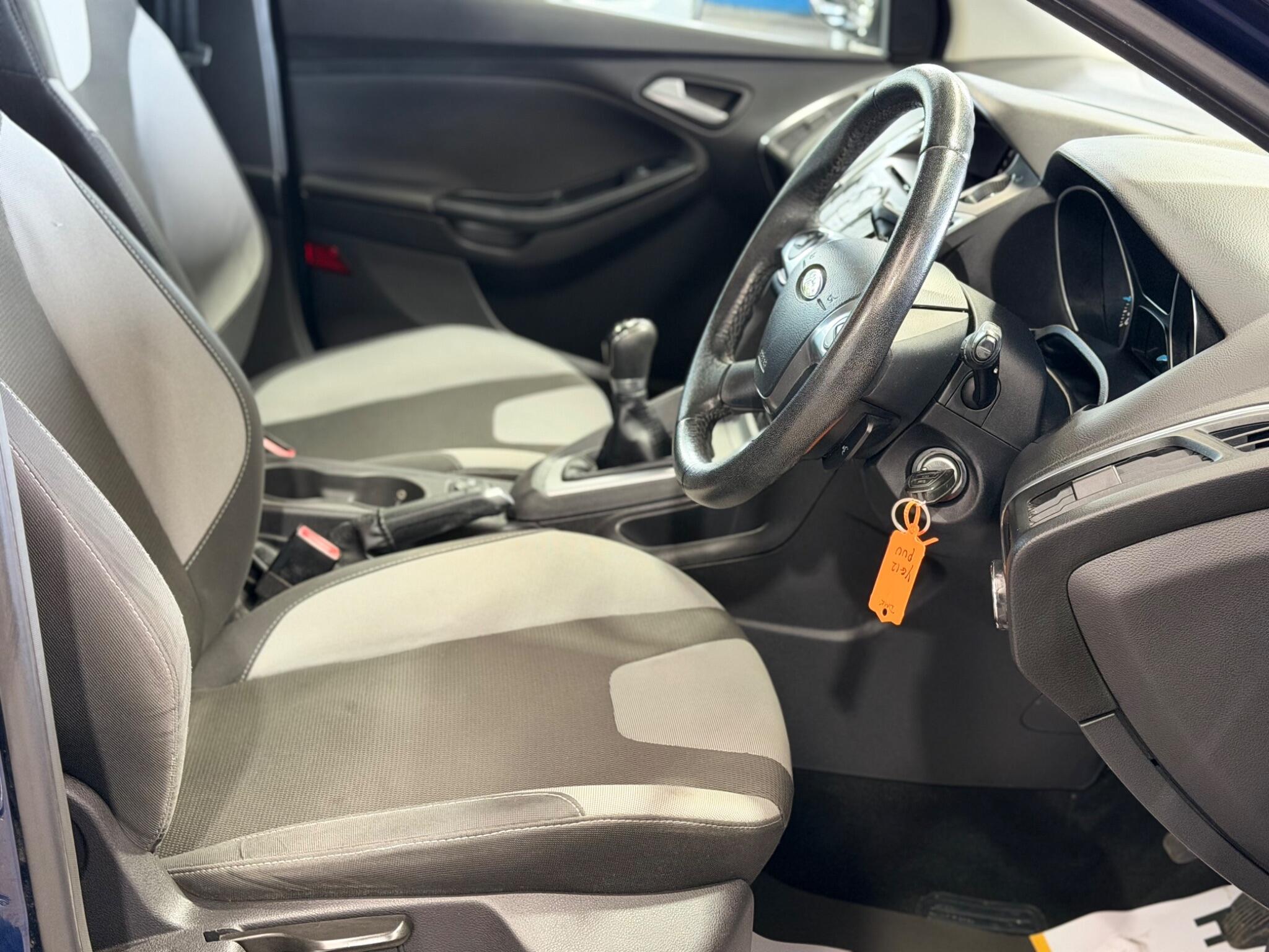 Ford Focus - Image 19