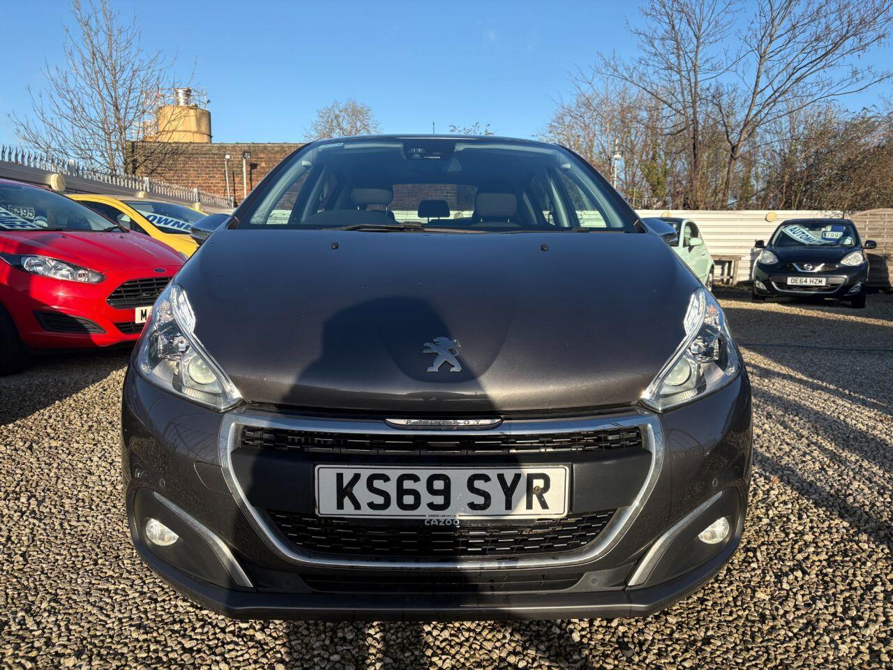 Peugeot 208 - Image 2