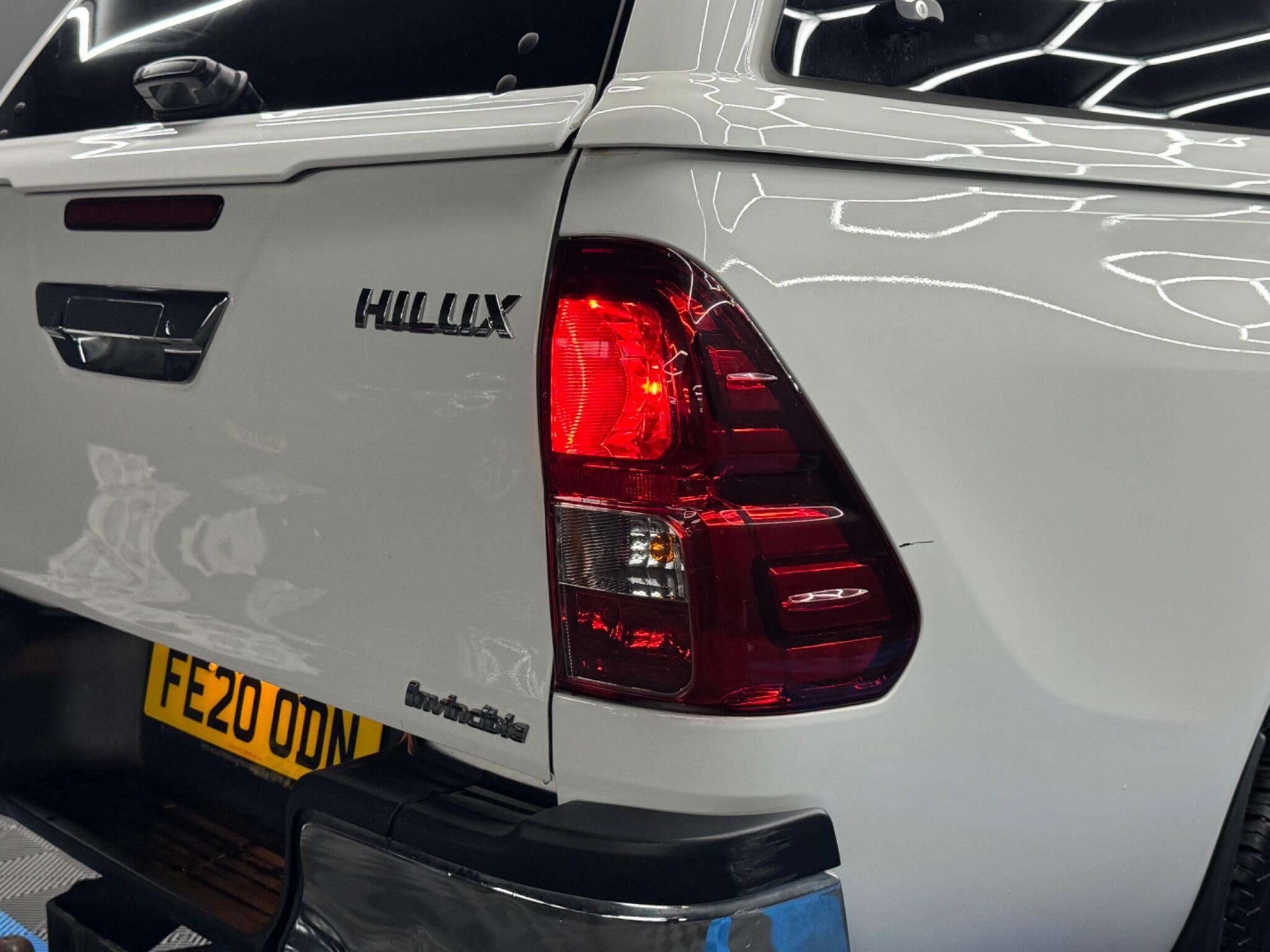 Toyota Hilux - Image 37