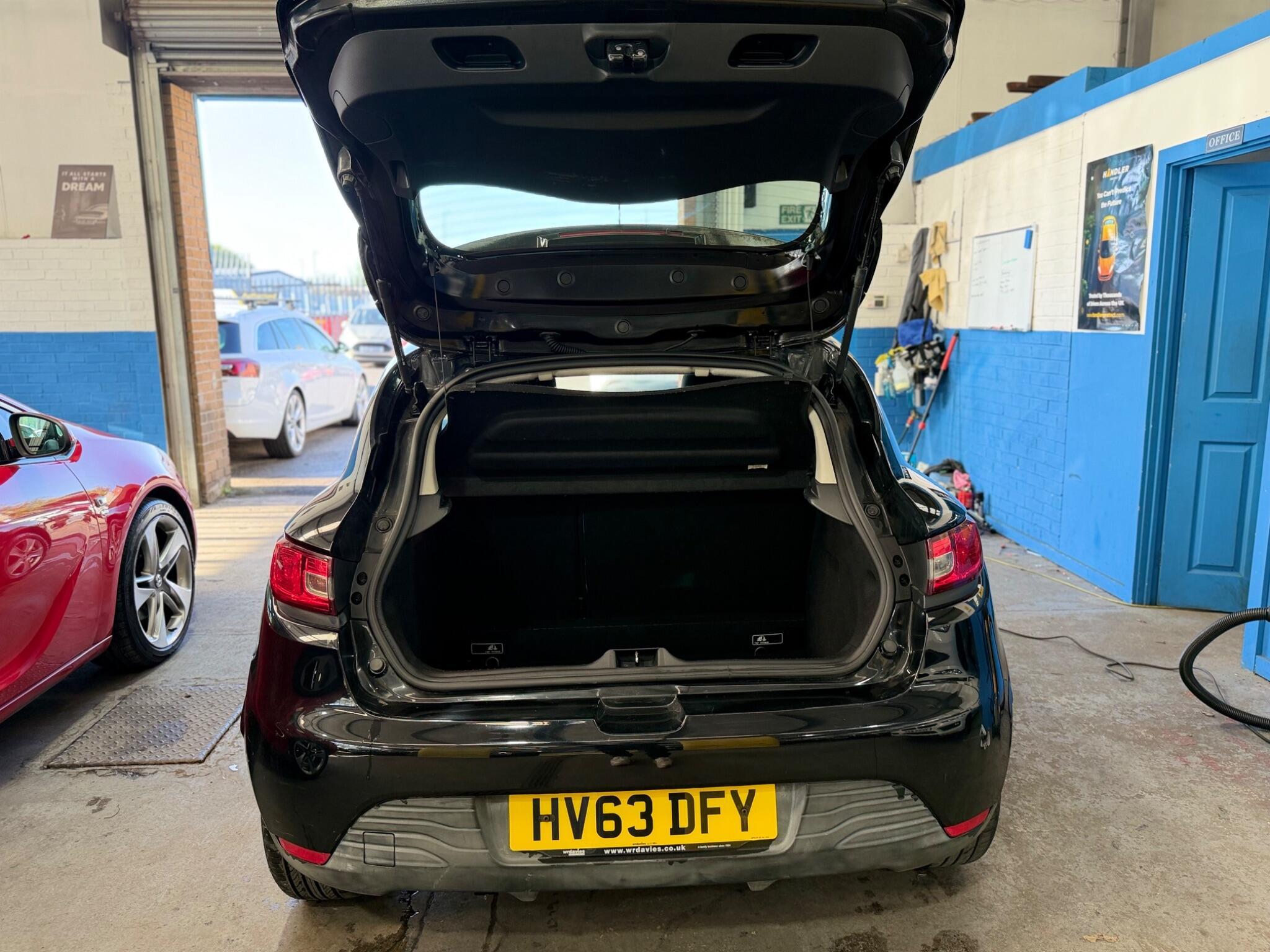 Renault Clio - Image 34