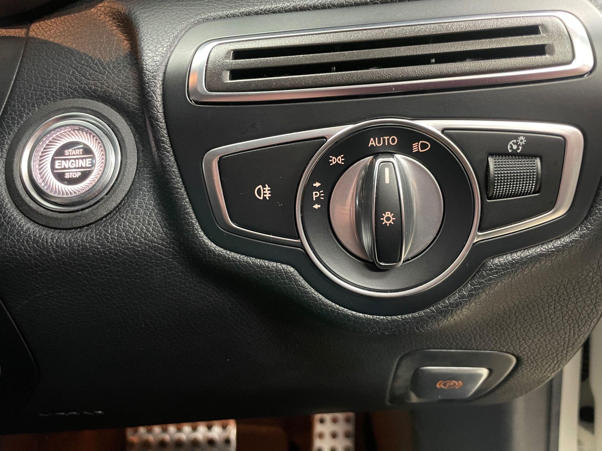 Mercedes C-Class - Image 32