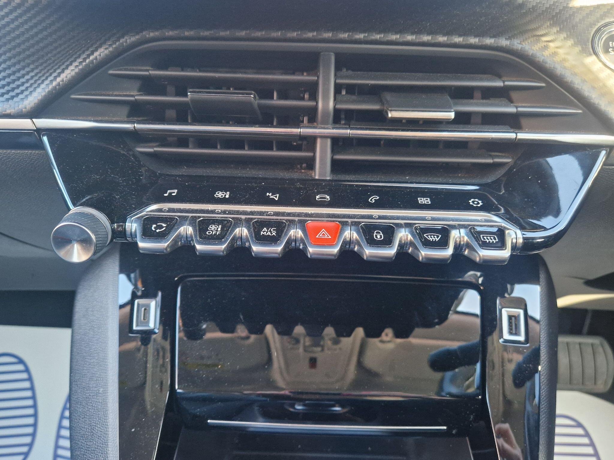 Peugeot 2008 - Image 40