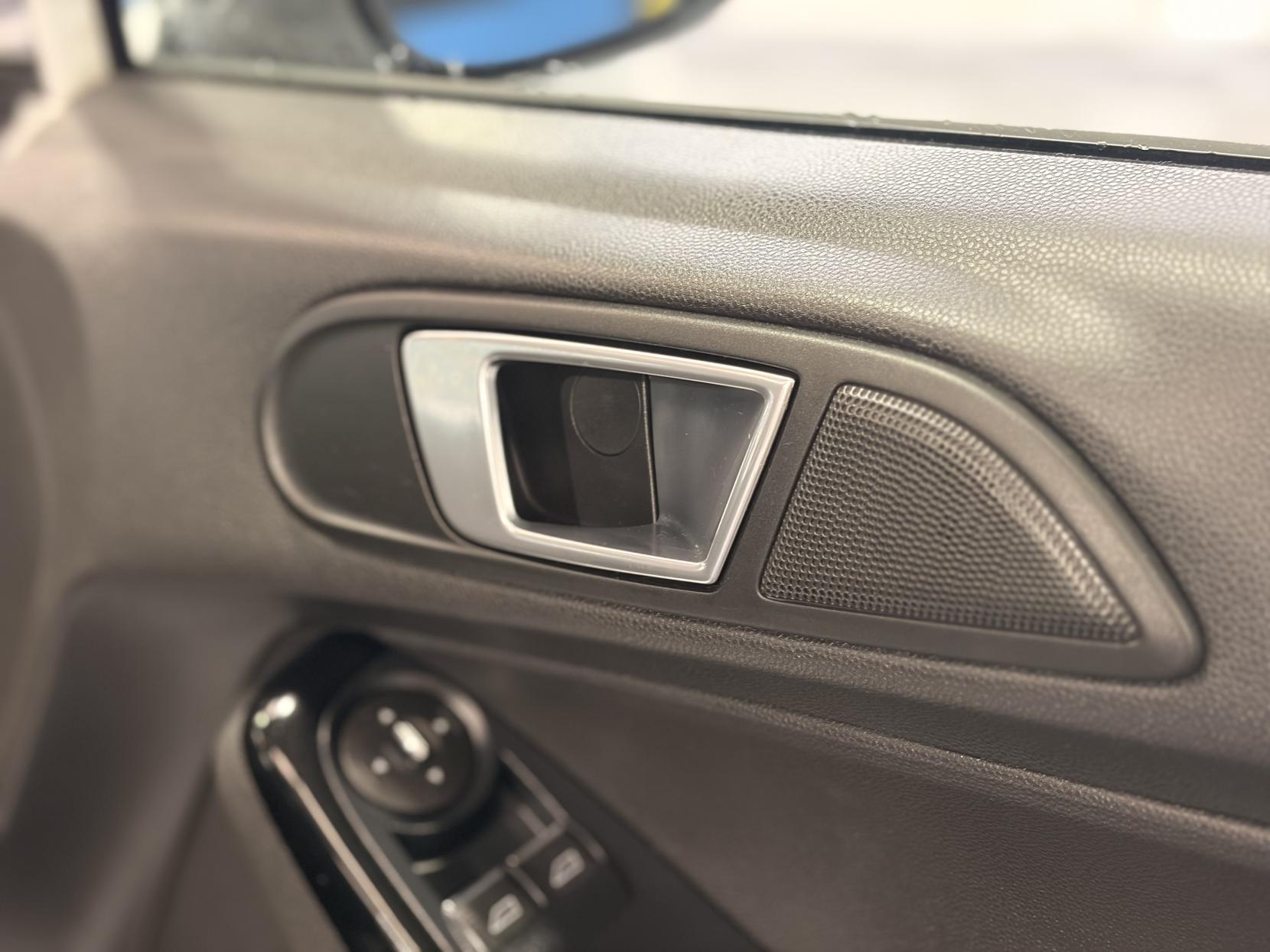Ford Fiesta - Image 20