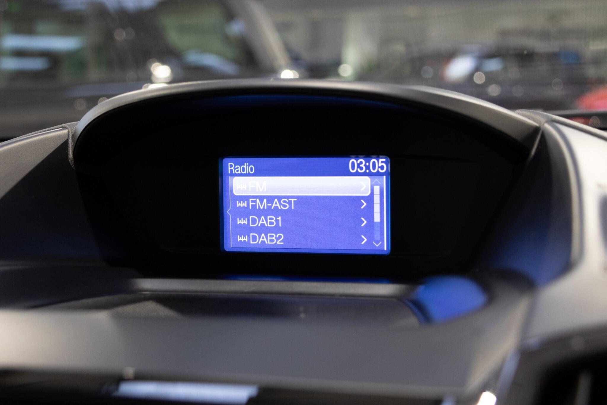 Ford Kuga - Image 32