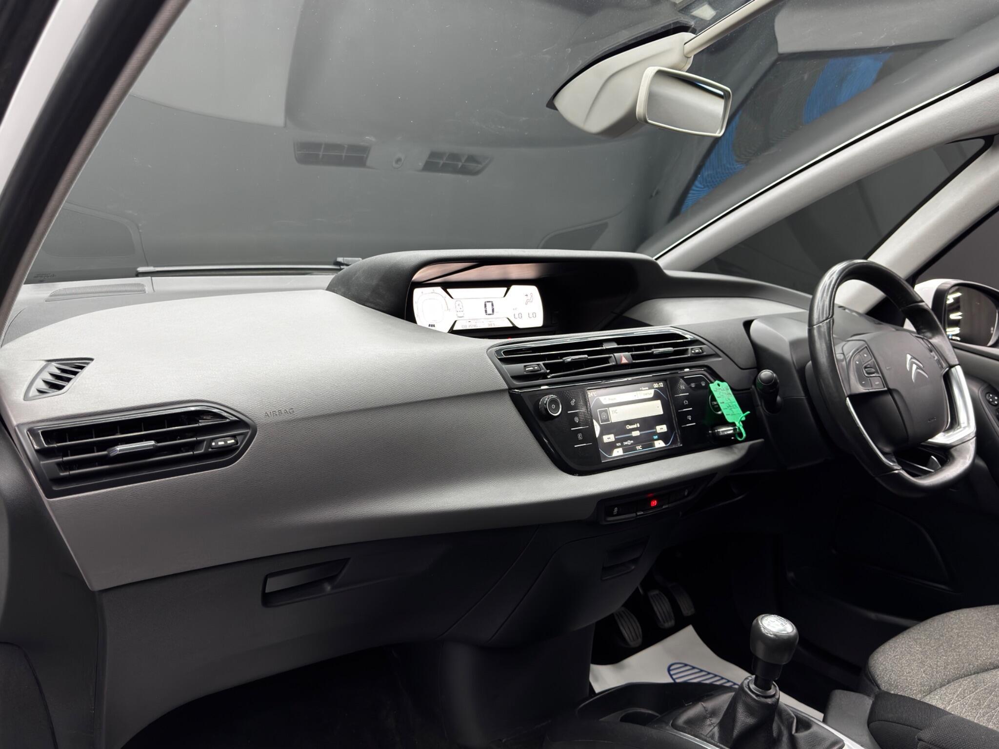 Citroen C4 Picasso - Image 11