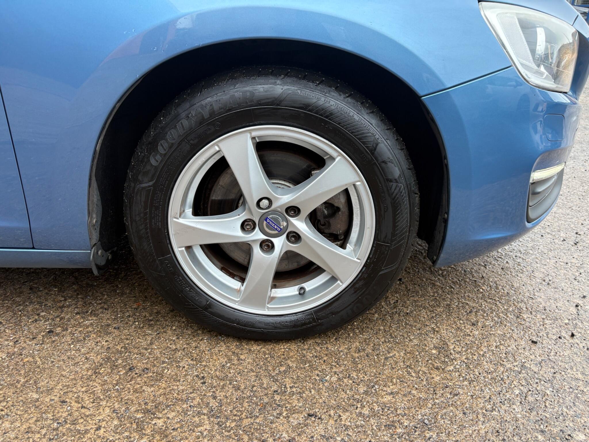 Volvo V60 - Image 9