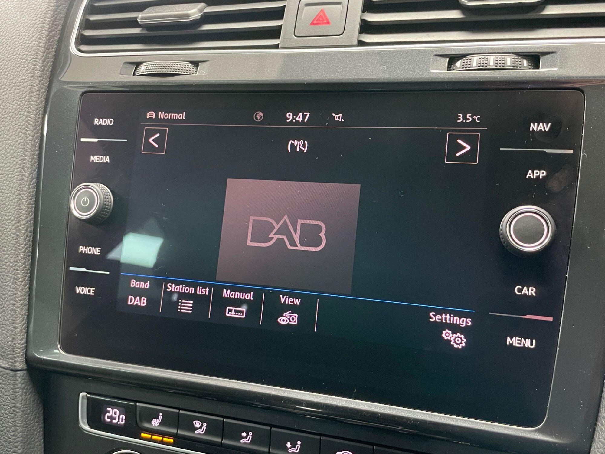 Volkswagen Golf - Image 42