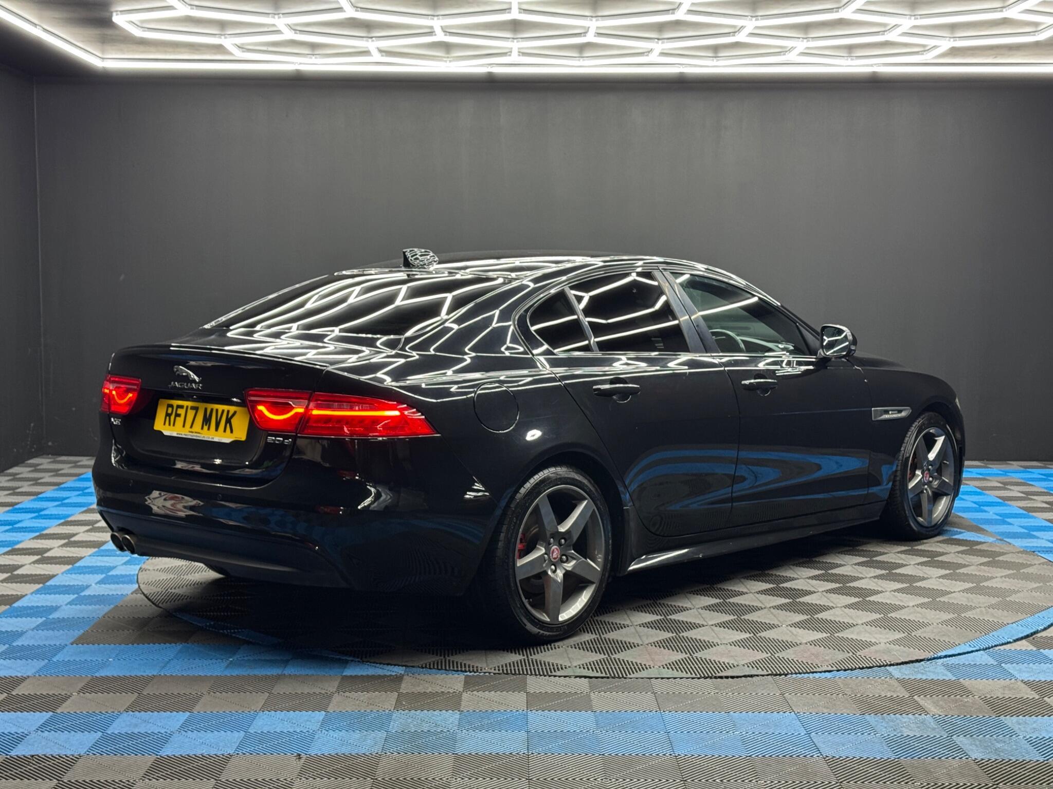 Jaguar XE - Image 5