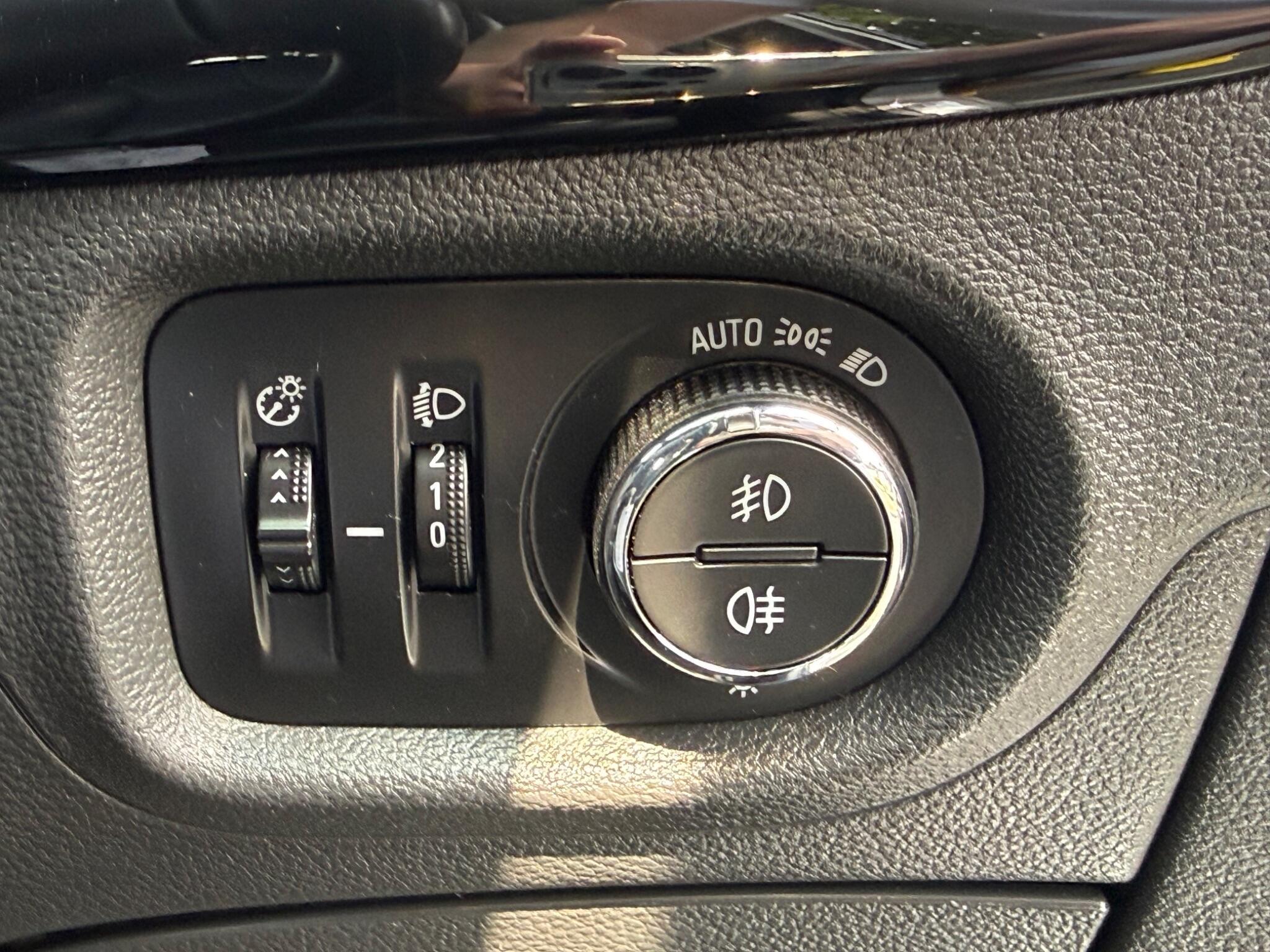 Vauxhall Astra - Image 18