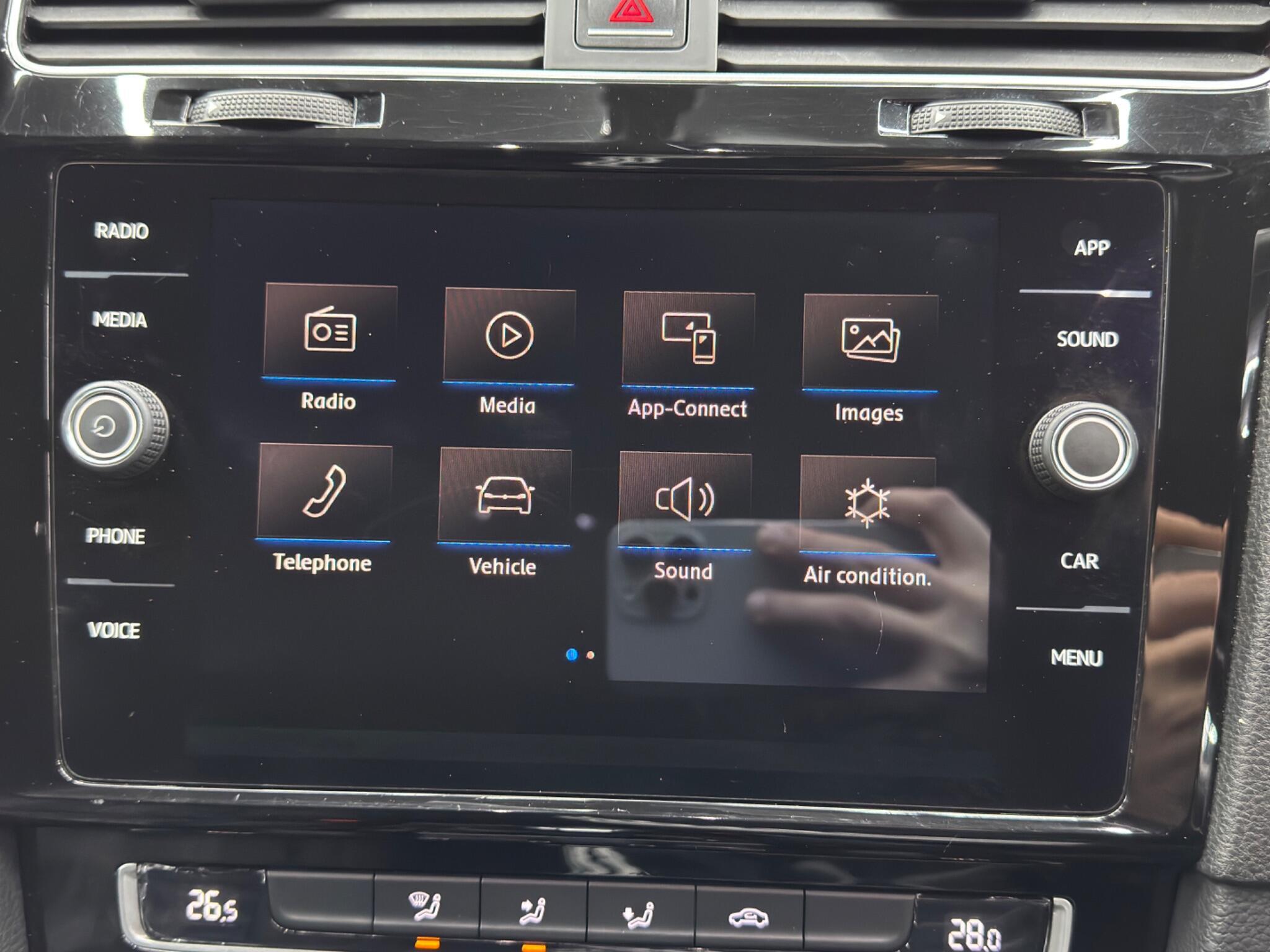 Volkswagen Golf - Image 29