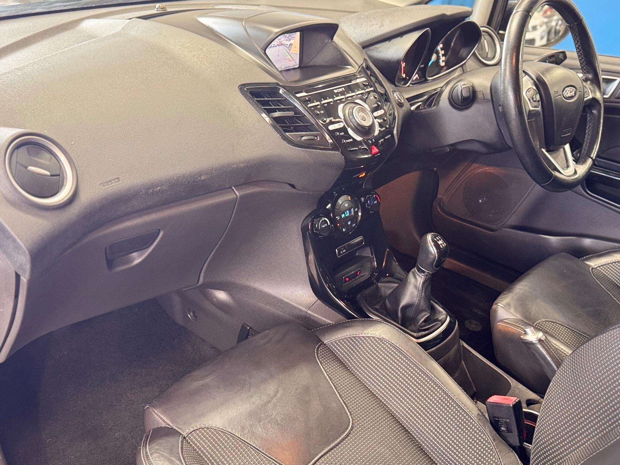 Ford Fiesta - Image 30