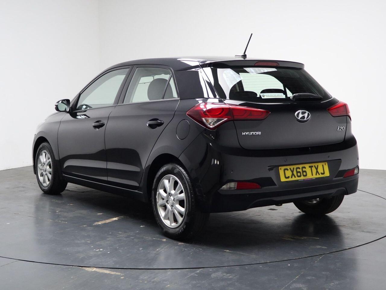 Hyundai i20 - Image 9