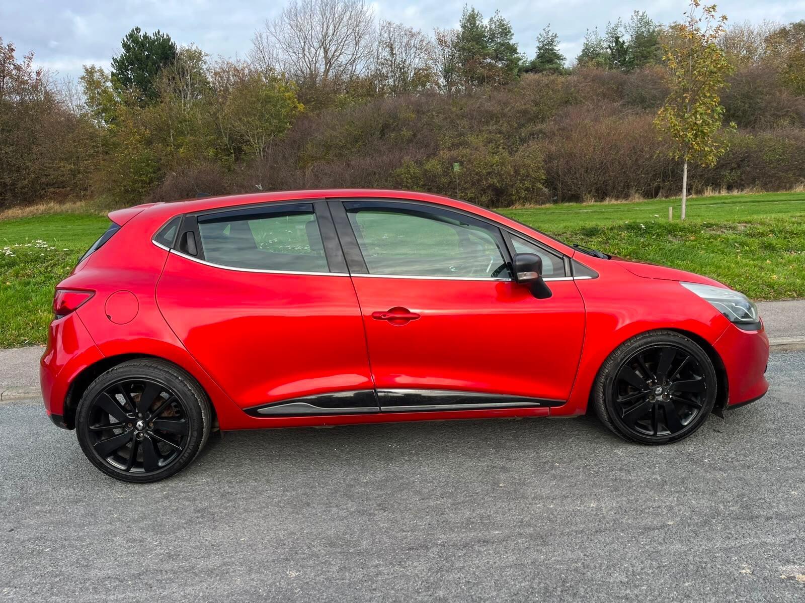 Renault Clio - Image 2