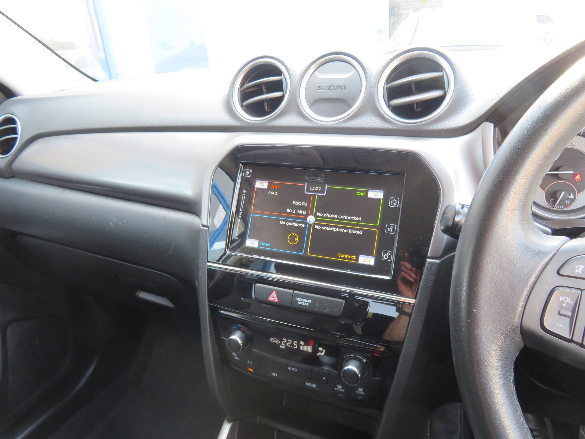 Suzuki Vitara - Image 16