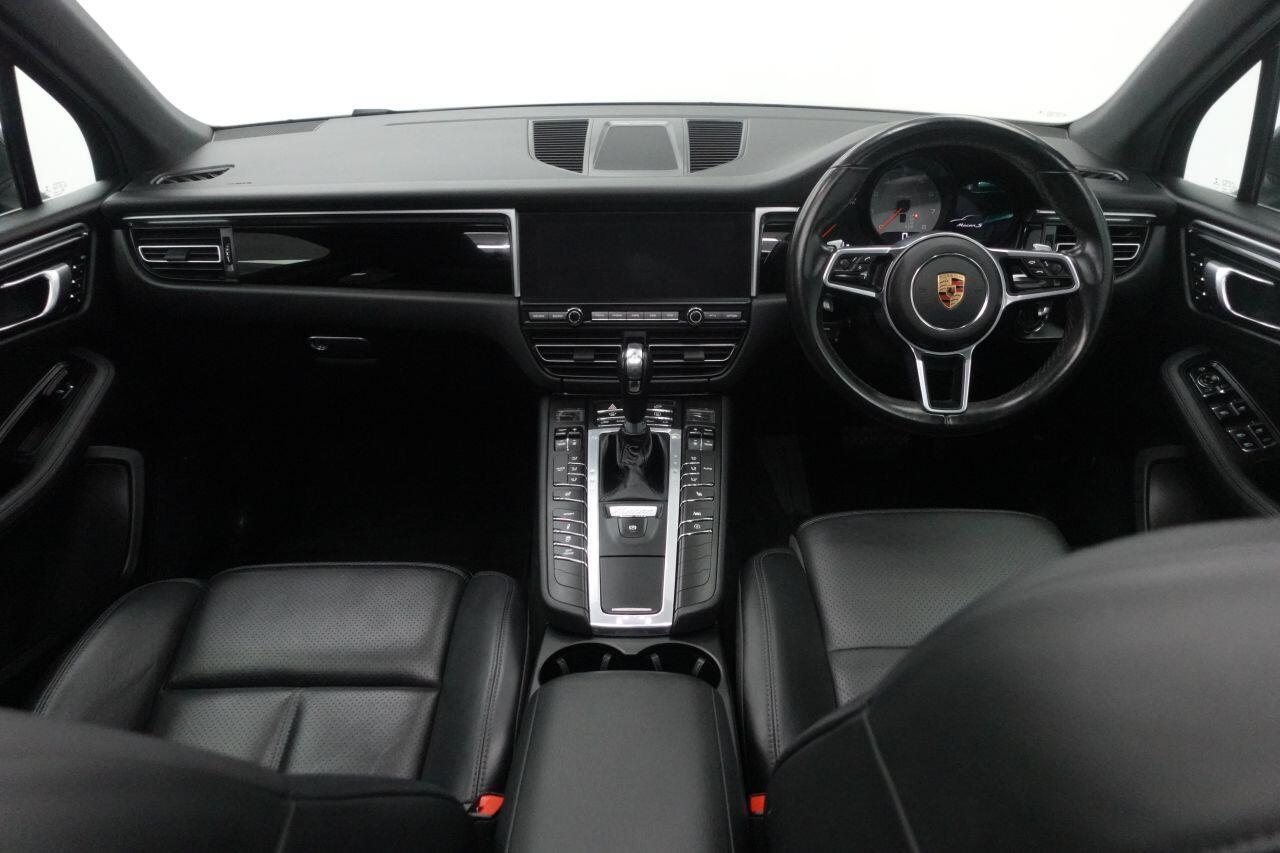 Porsche Macan - Image 18