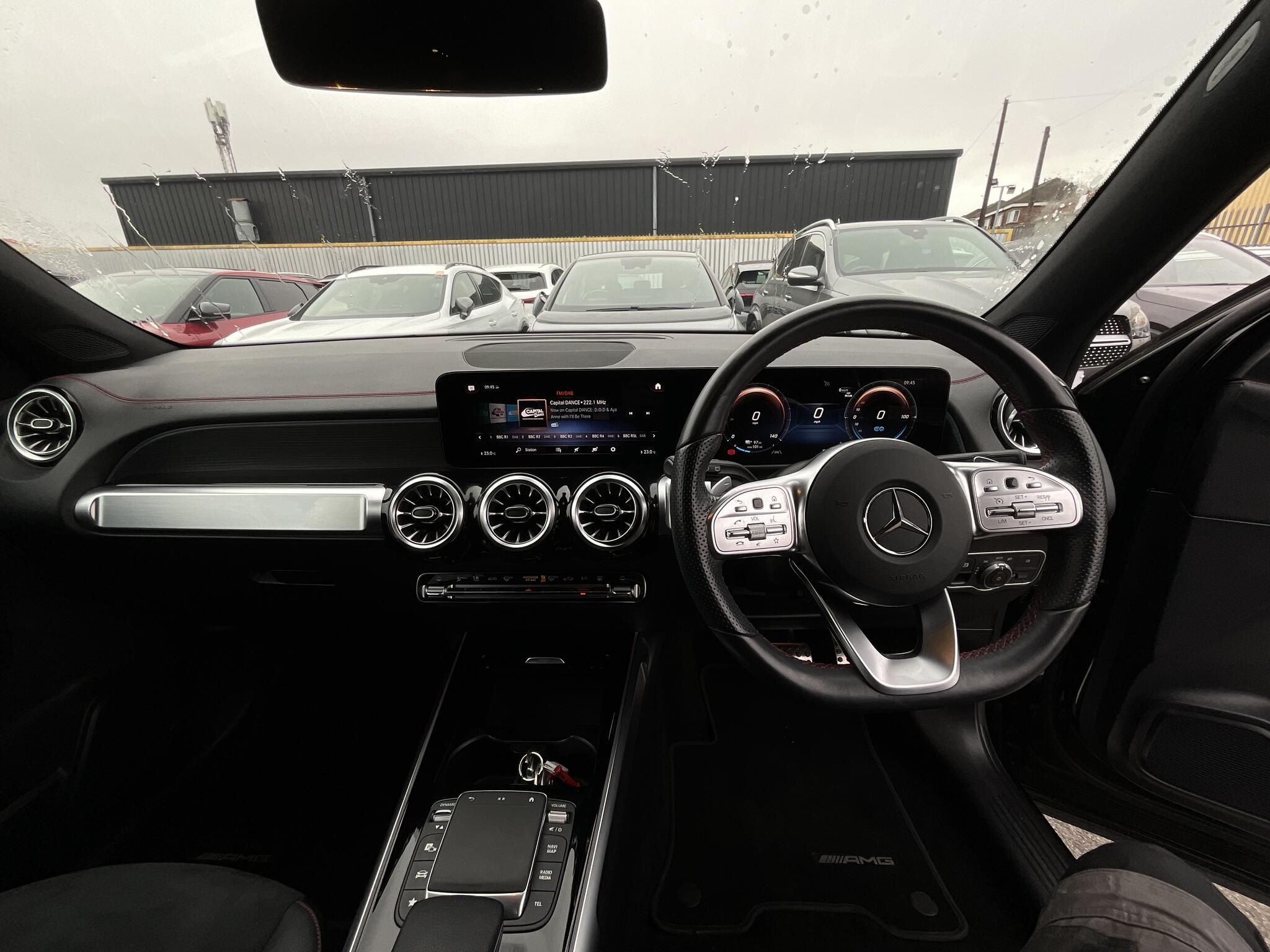 Mercedes Eqb - Image 19