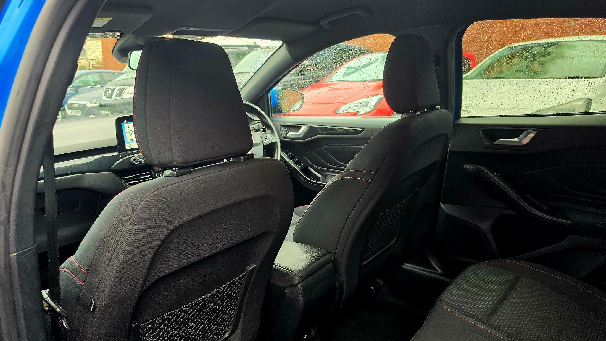 Ford Focus - Image 16