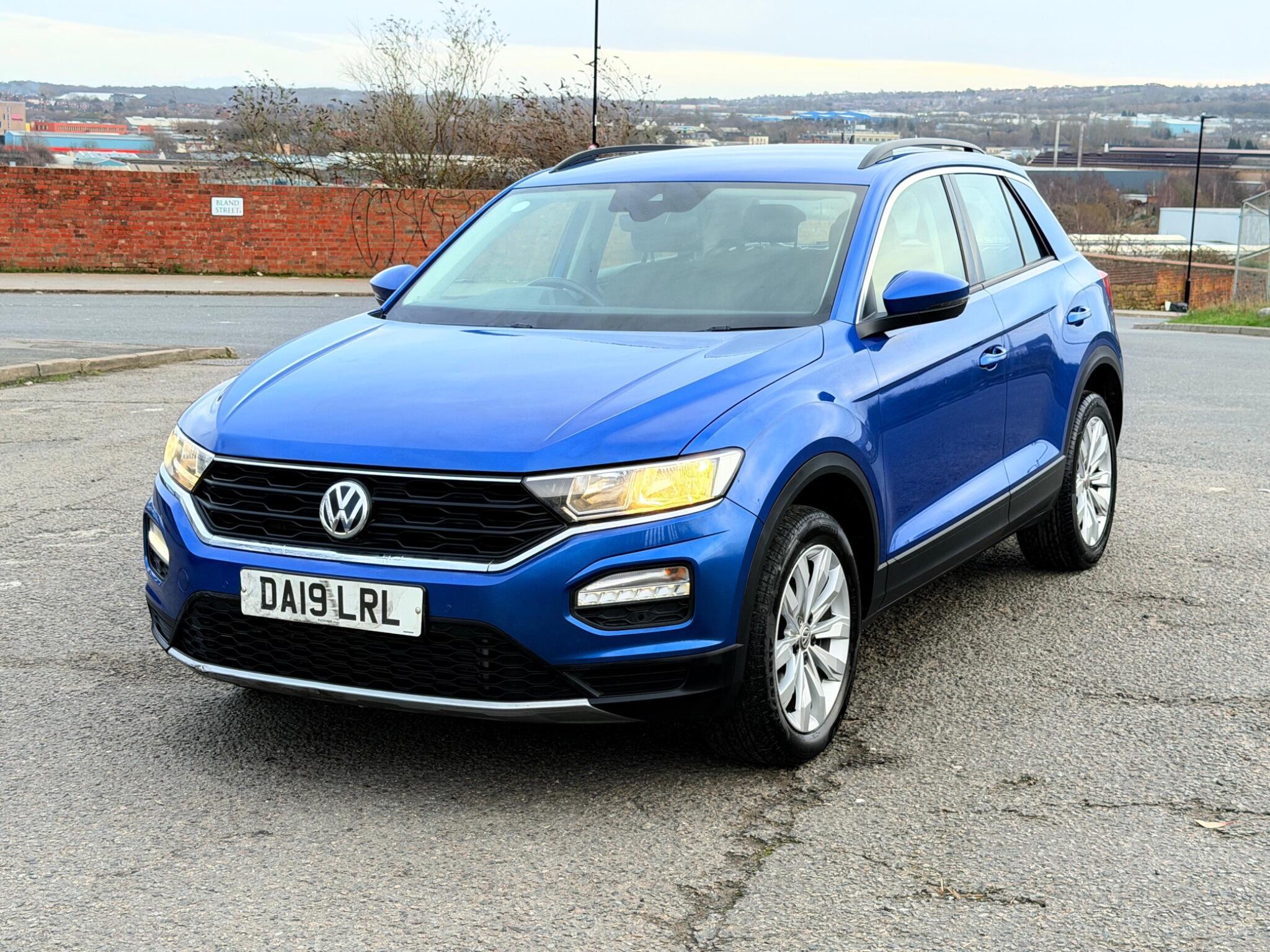 Volkswagen T-Roc - Image 3