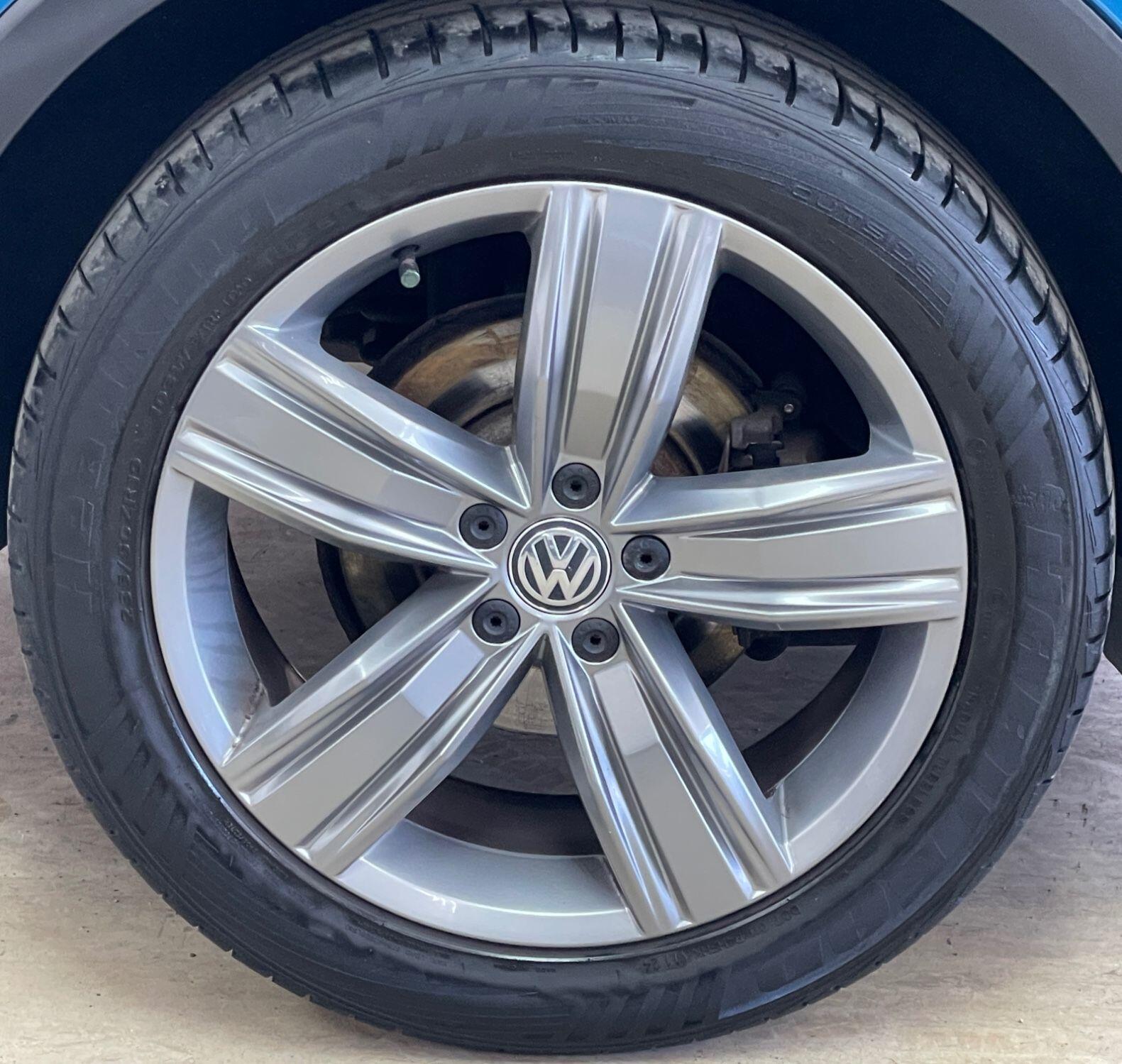 Volkswagen Tiguan - Image 16