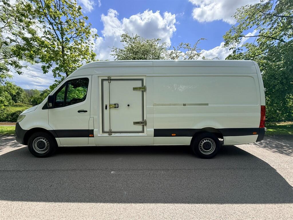 Mercedes Sprinter - Image 13